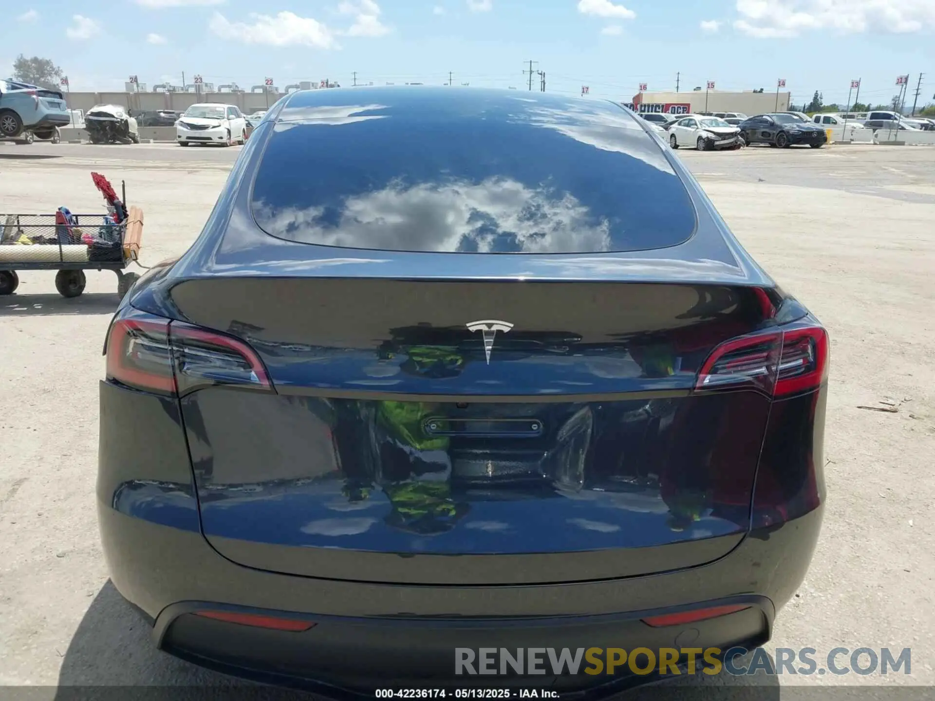 16 Фотография поврежденного автомобиля 7SAYGDED3SF266685 TESLA MODEL Y 2025