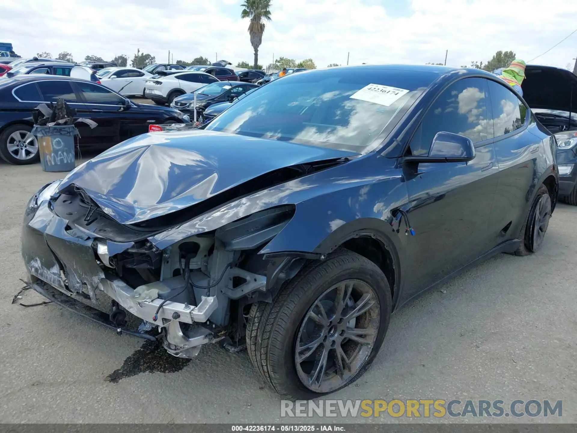2 Фотография поврежденного автомобиля 7SAYGDED3SF266685 TESLA MODEL Y 2025