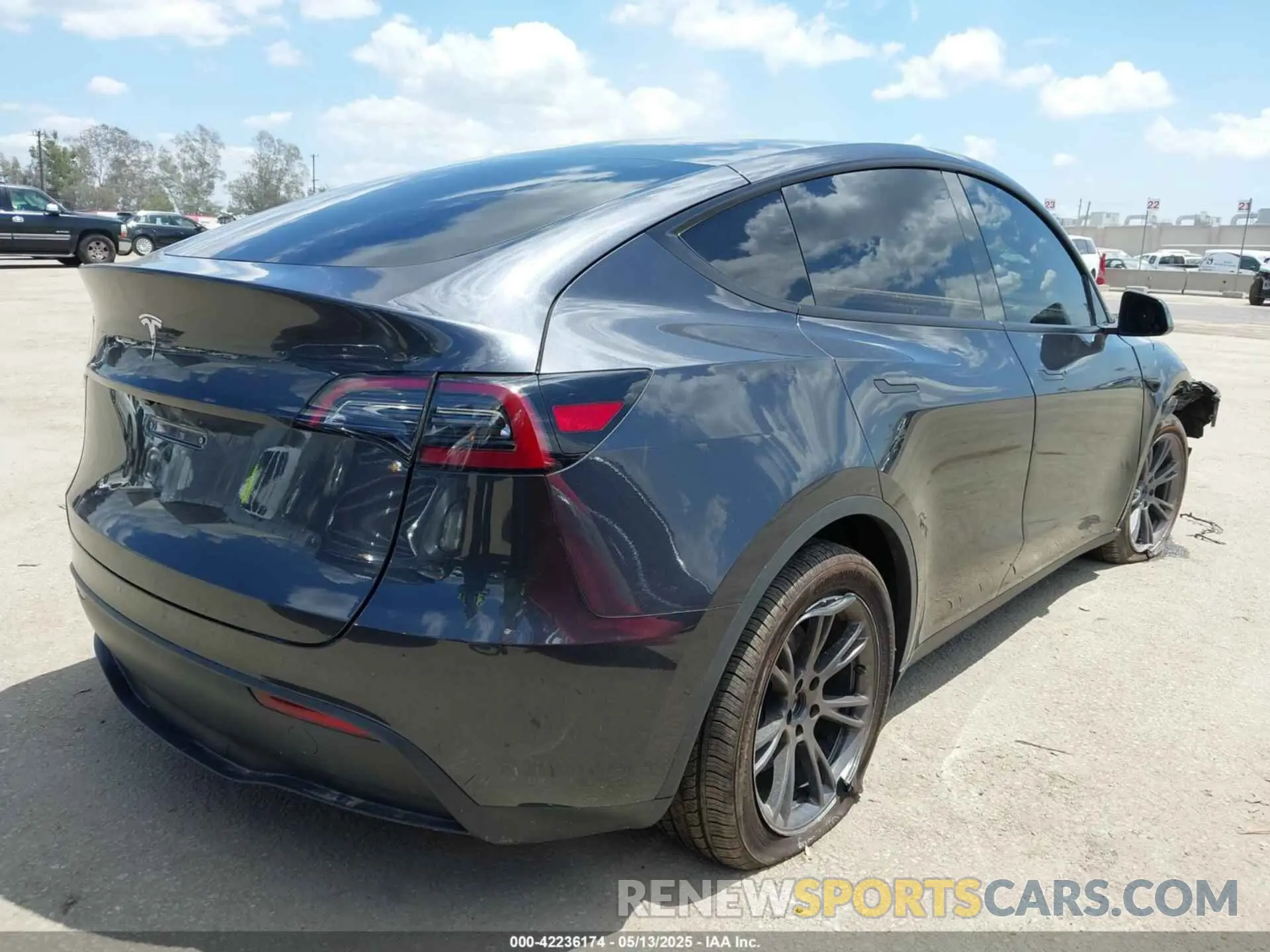 4 Фотография поврежденного автомобиля 7SAYGDED3SF266685 TESLA MODEL Y 2025
