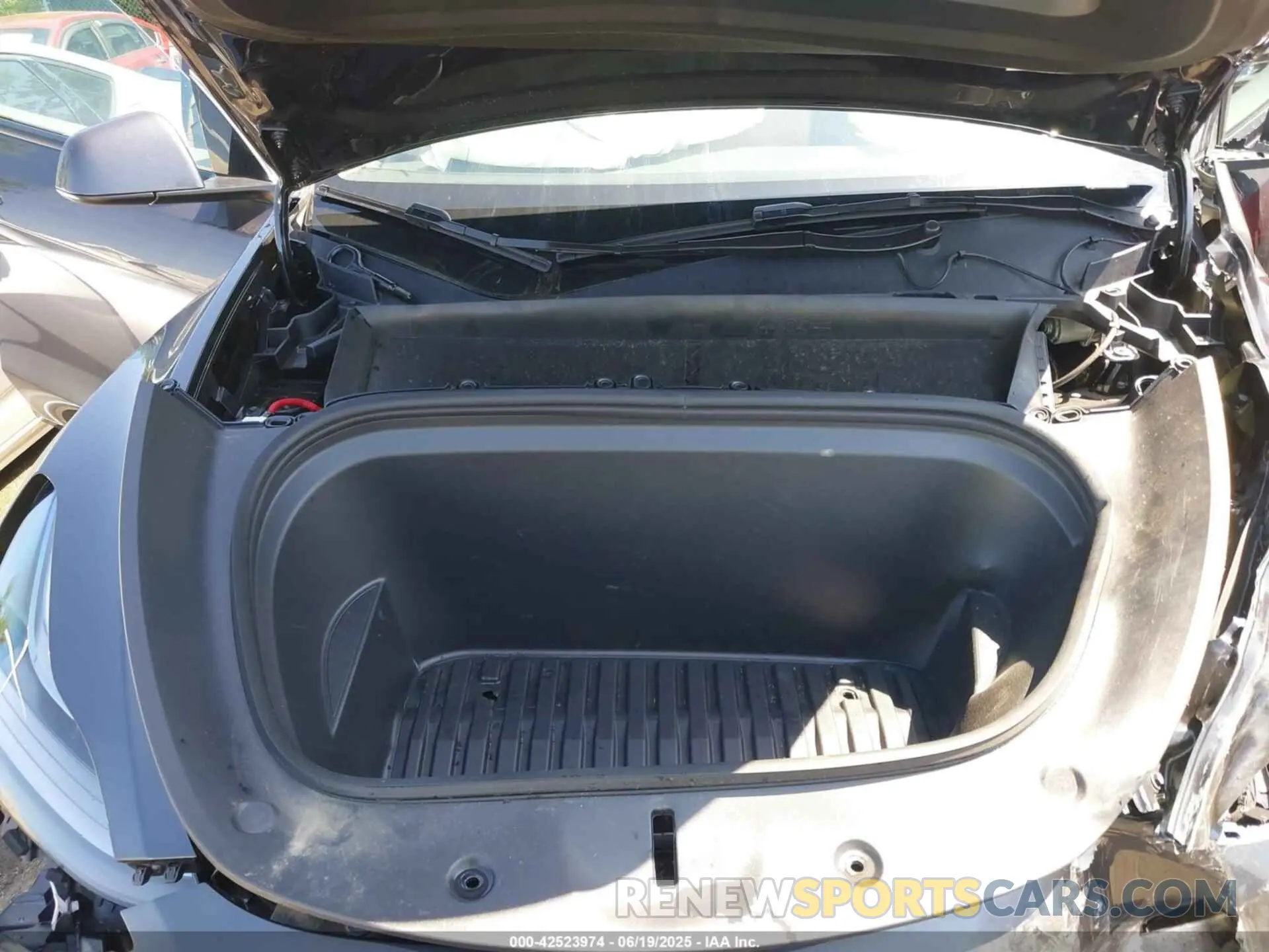 10 Фотография поврежденного автомобиля 7SAYGDED5SA352934 TESLA MODEL Y 2025
