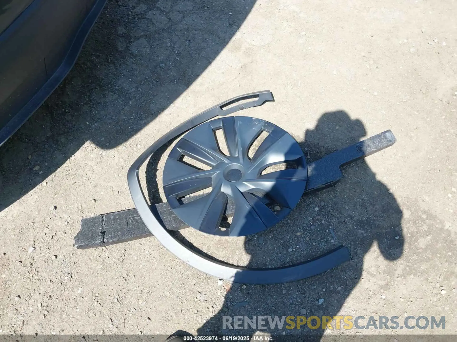 11 Фотография поврежденного автомобиля 7SAYGDED5SA352934 TESLA MODEL Y 2025