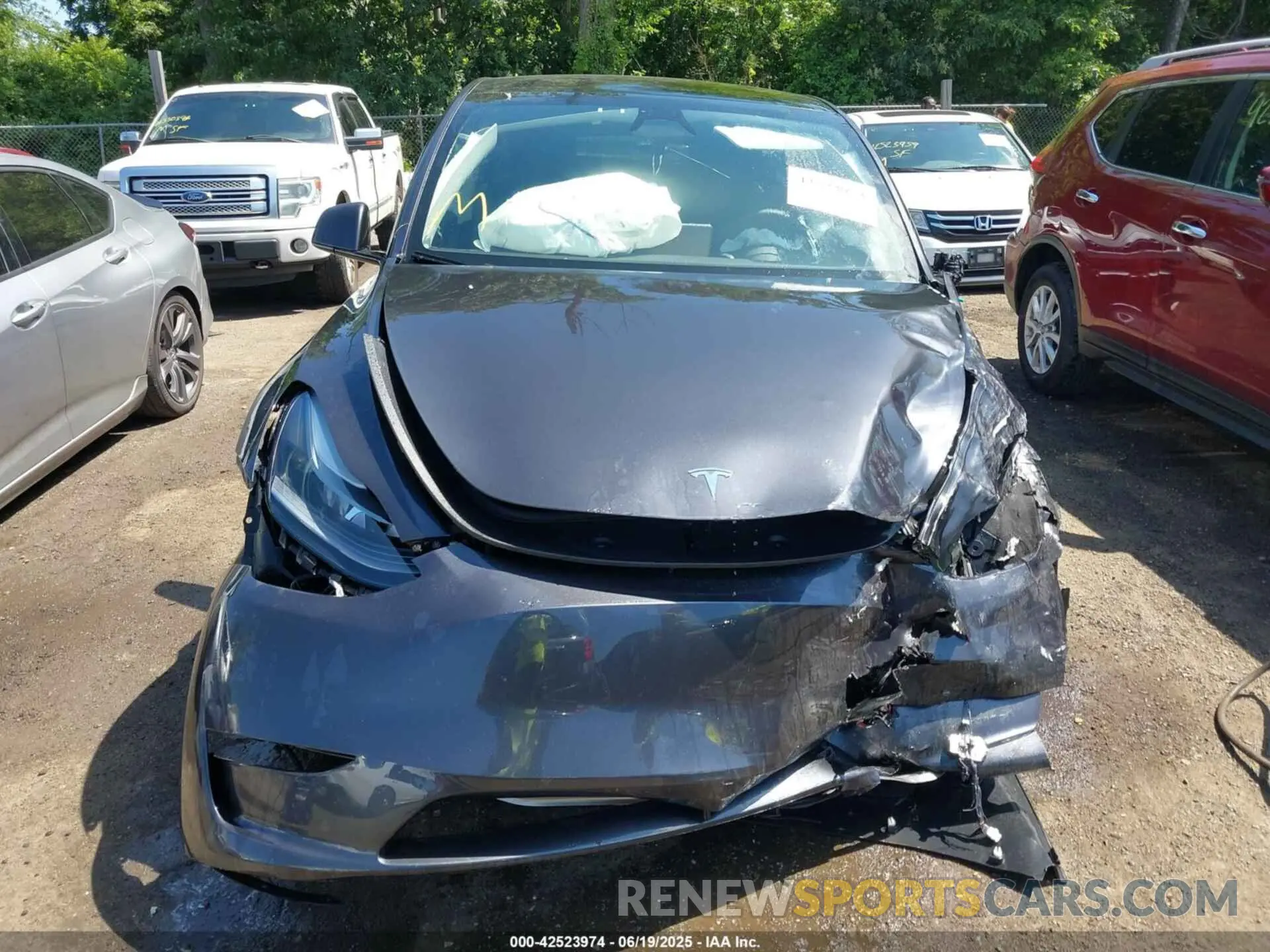 12 Фотография поврежденного автомобиля 7SAYGDED5SA352934 TESLA MODEL Y 2025