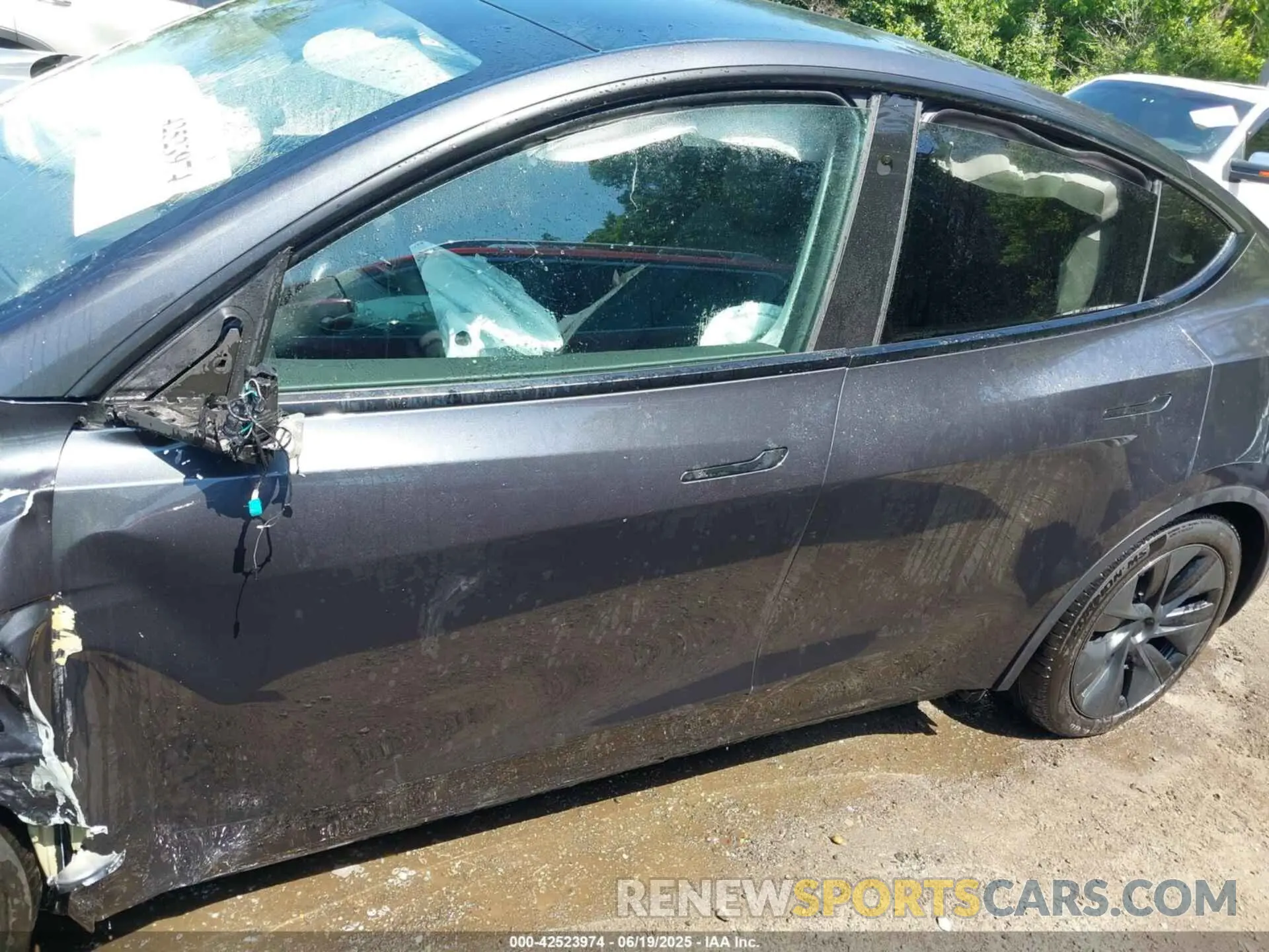 14 Фотография поврежденного автомобиля 7SAYGDED5SA352934 TESLA MODEL Y 2025