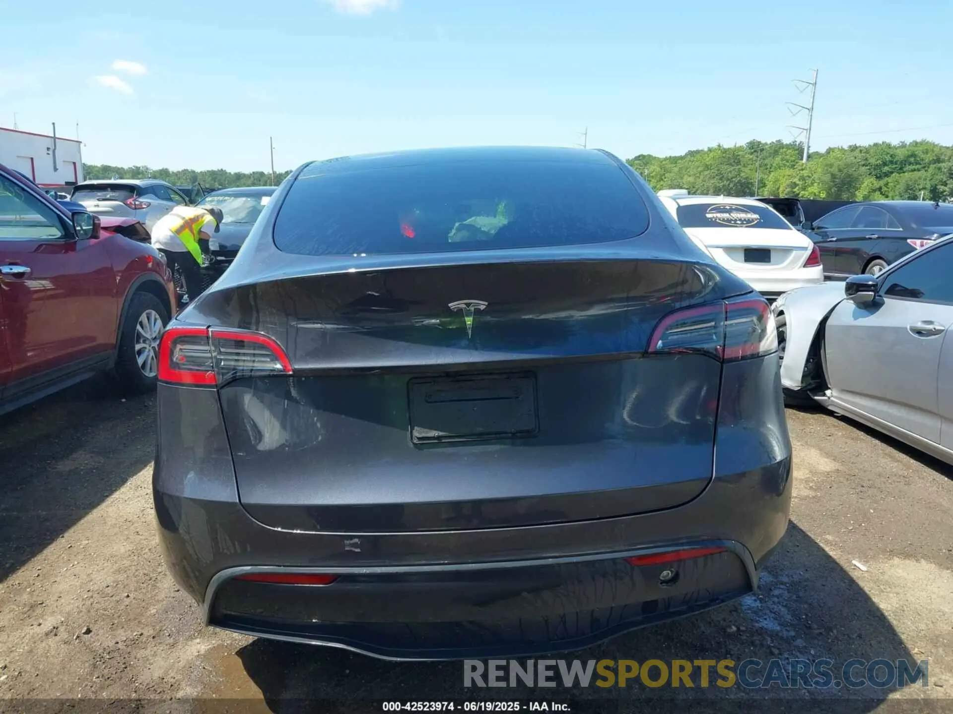 16 Фотография поврежденного автомобиля 7SAYGDED5SA352934 TESLA MODEL Y 2025