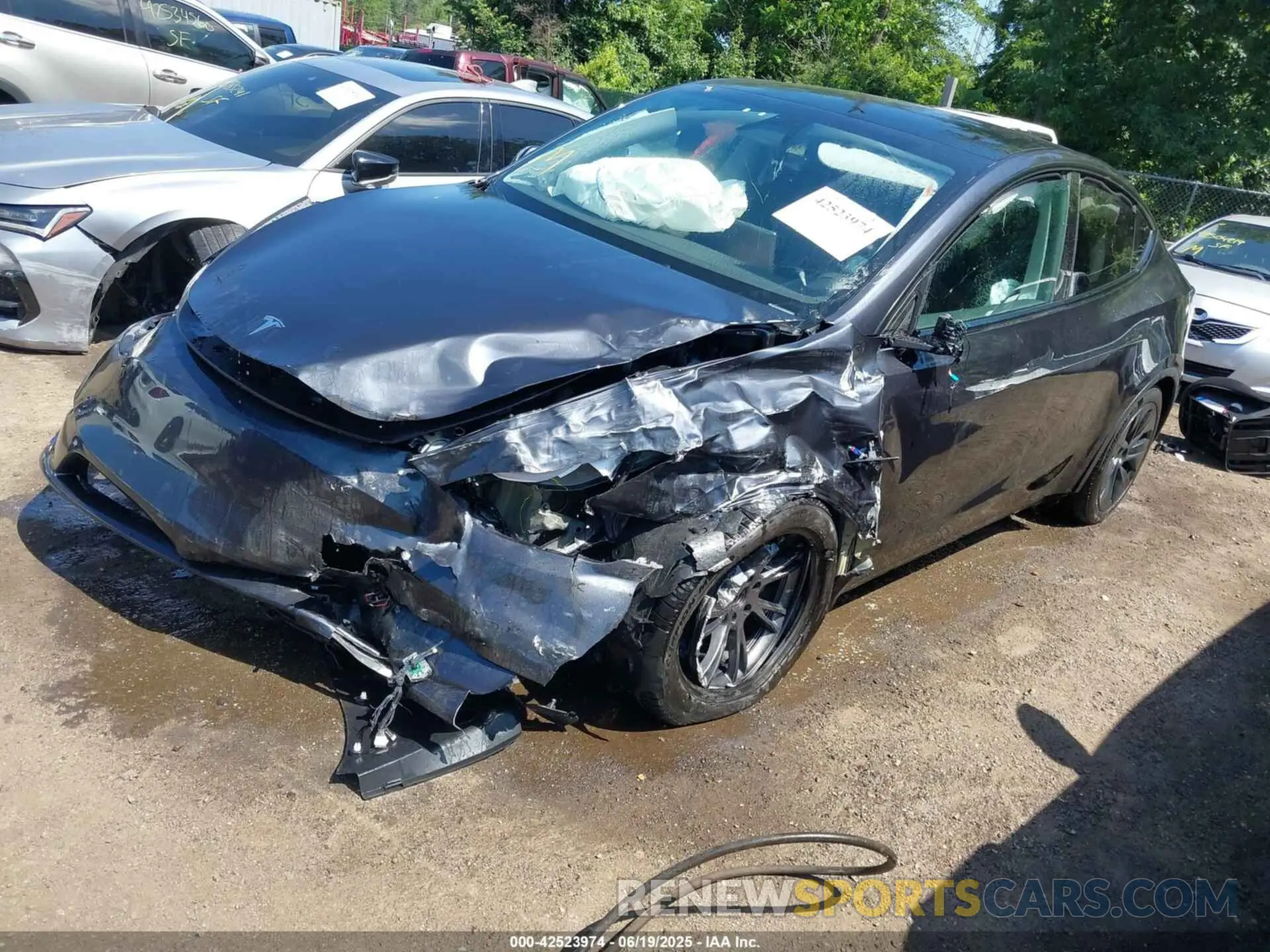 2 Фотография поврежденного автомобиля 7SAYGDED5SA352934 TESLA MODEL Y 2025