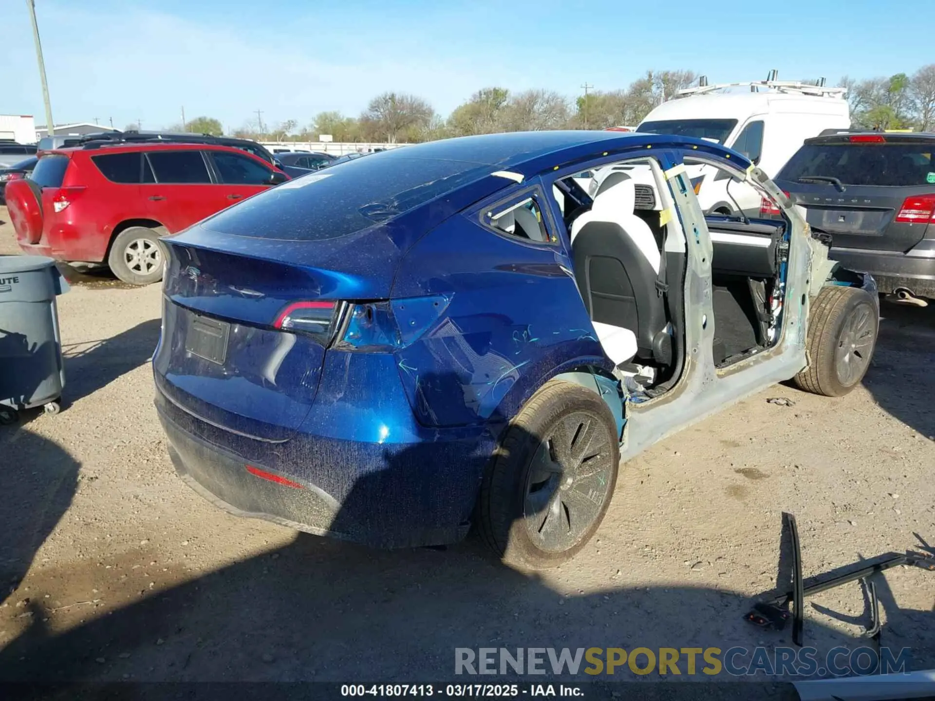 4 Фотография поврежденного автомобиля 7SAYGDED5SA374626 TESLA MODEL Y 2025