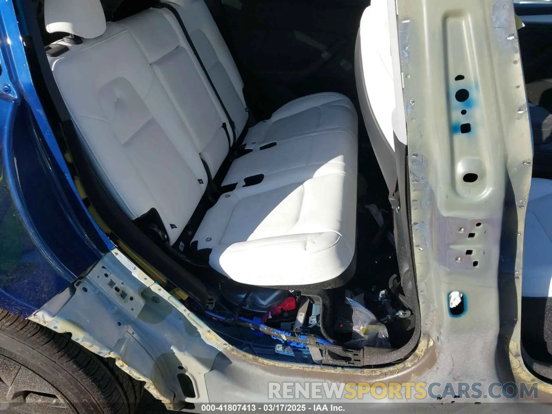 8 Фотография поврежденного автомобиля 7SAYGDED5SA374626 TESLA MODEL Y 2025