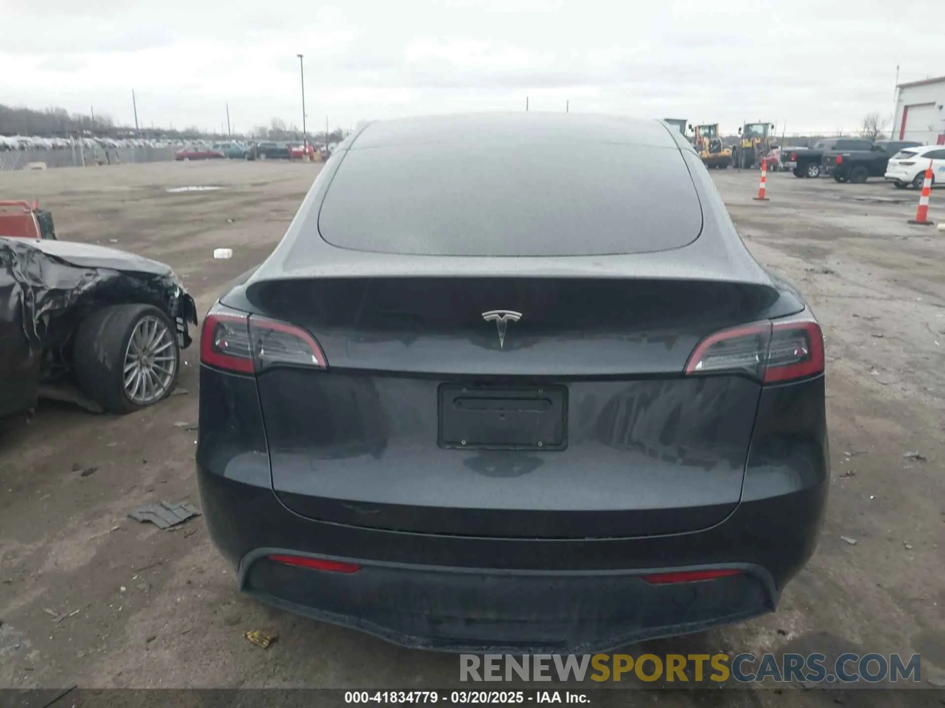 15 Photograph of a damaged car 7SAYGDED5SF262735 TESLA MODEL Y 2025