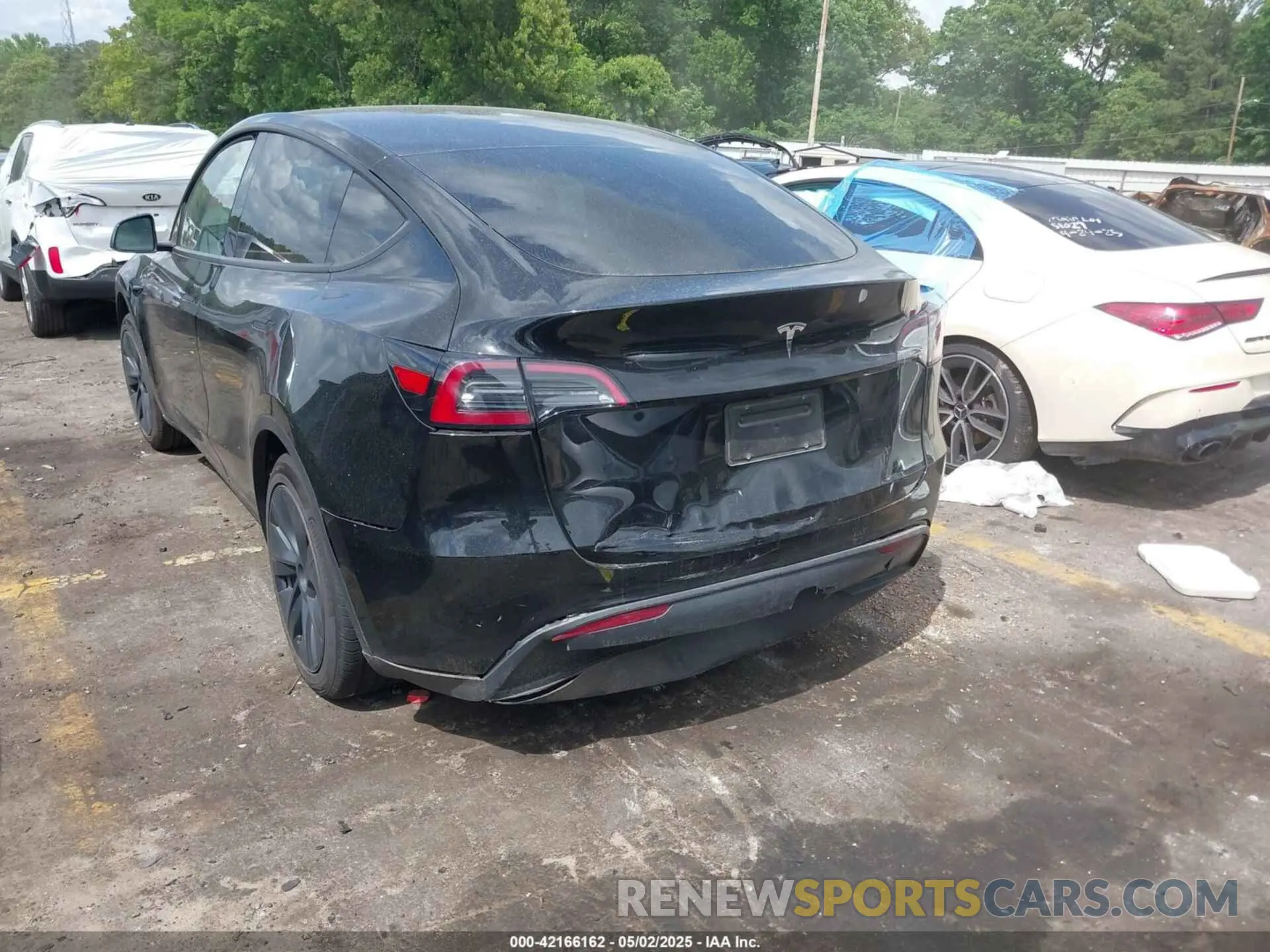 3 Photograph of a damaged car 7SAYGDED6SA340405 TESLA MODEL Y 2025