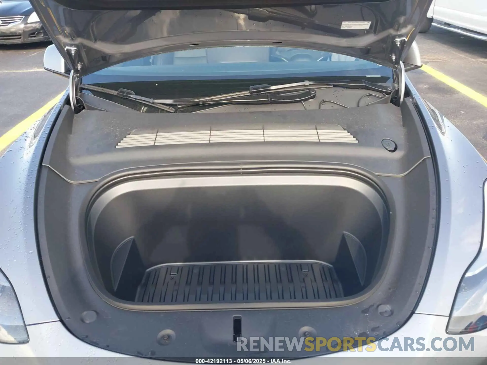 10 Фотография поврежденного автомобиля 7SAYGDED6SA375445 TESLA MODEL Y 2025