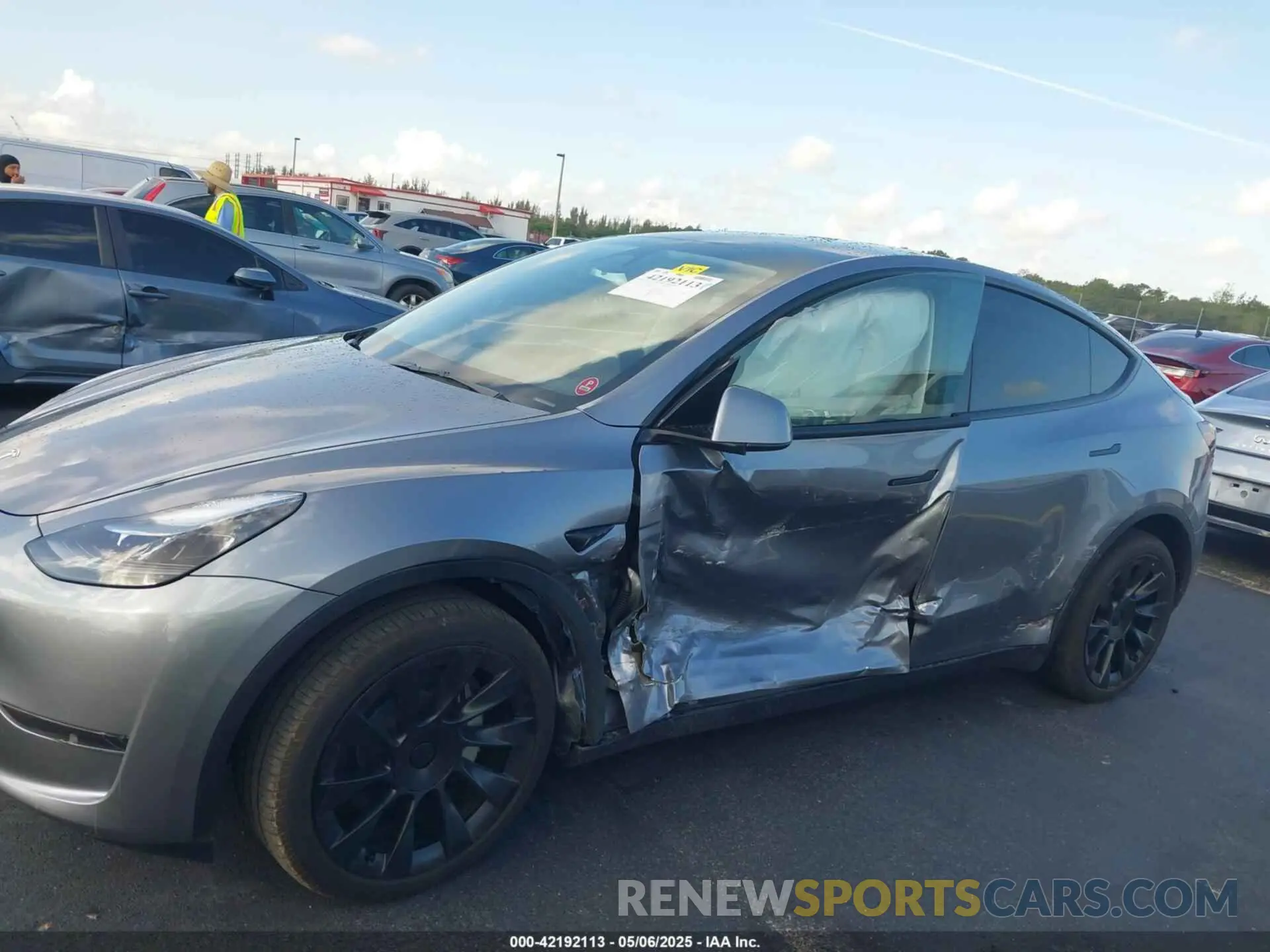 6 Фотография поврежденного автомобиля 7SAYGDED6SA375445 TESLA MODEL Y 2025