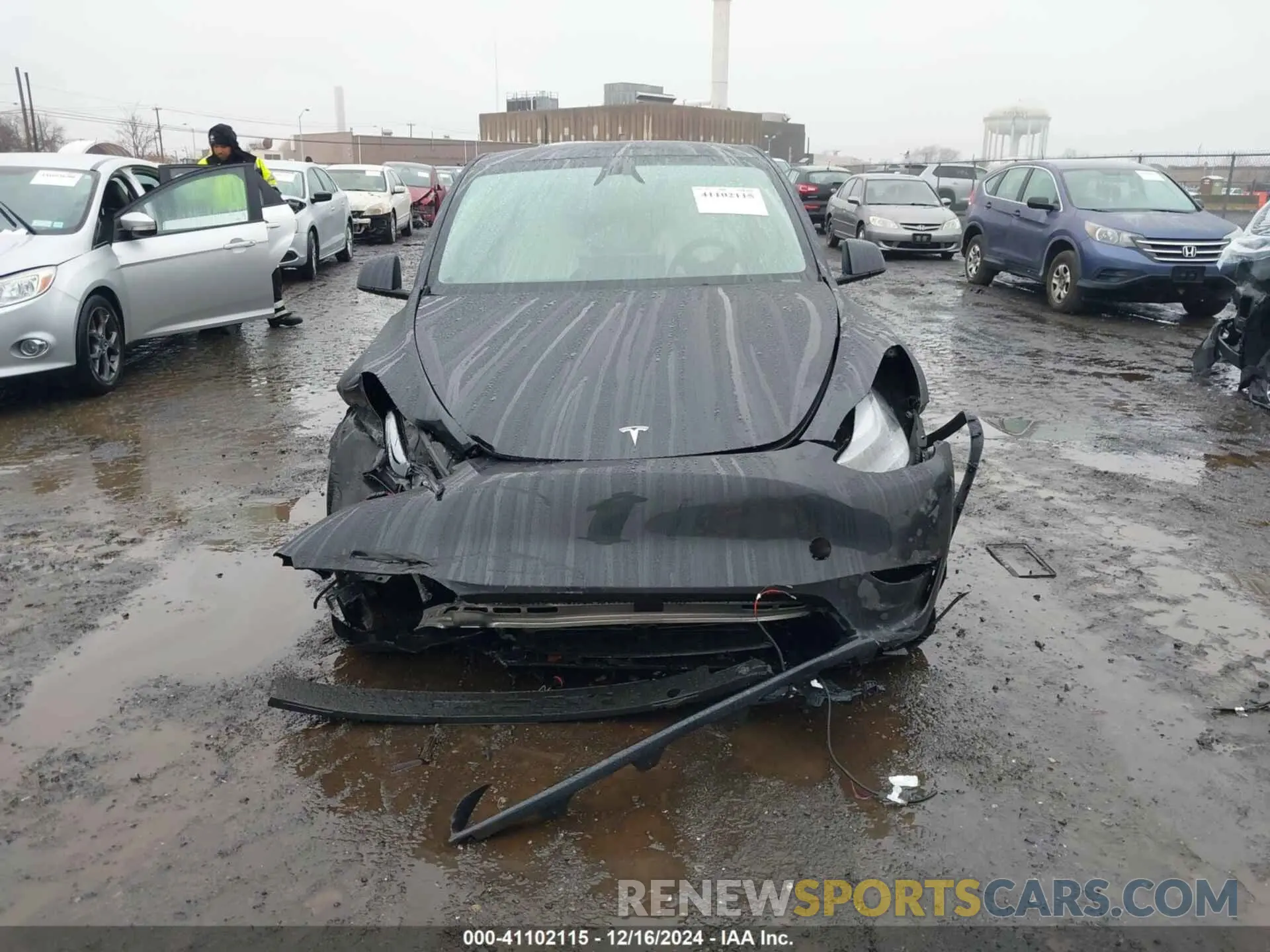 12 Photograph of a damaged car 7SAYGDED6SF226035 TESLA MODEL Y 2025