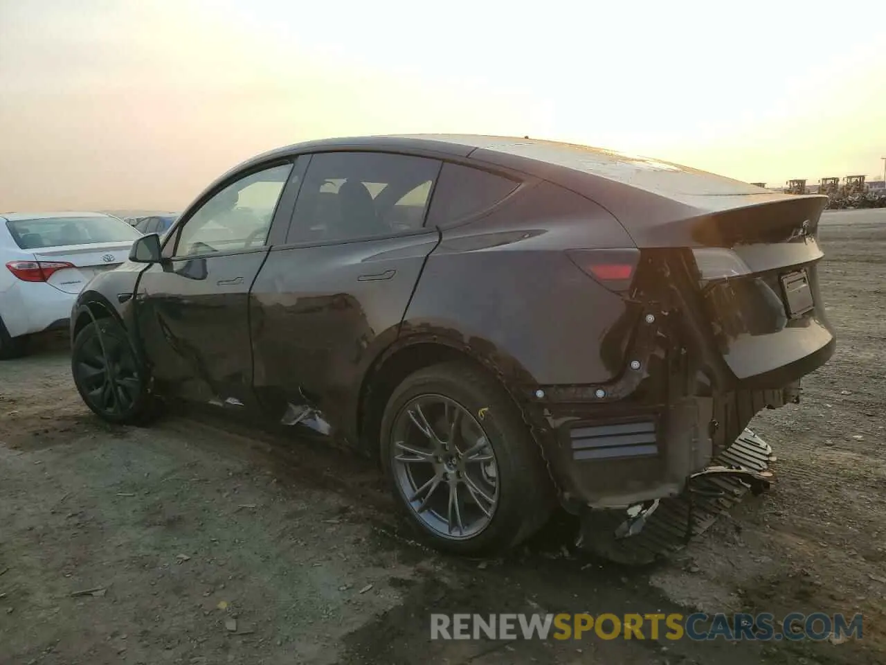 2 Фотография поврежденного автомобиля 7SAYGDED6SF228593 TESLA MODEL Y 2025