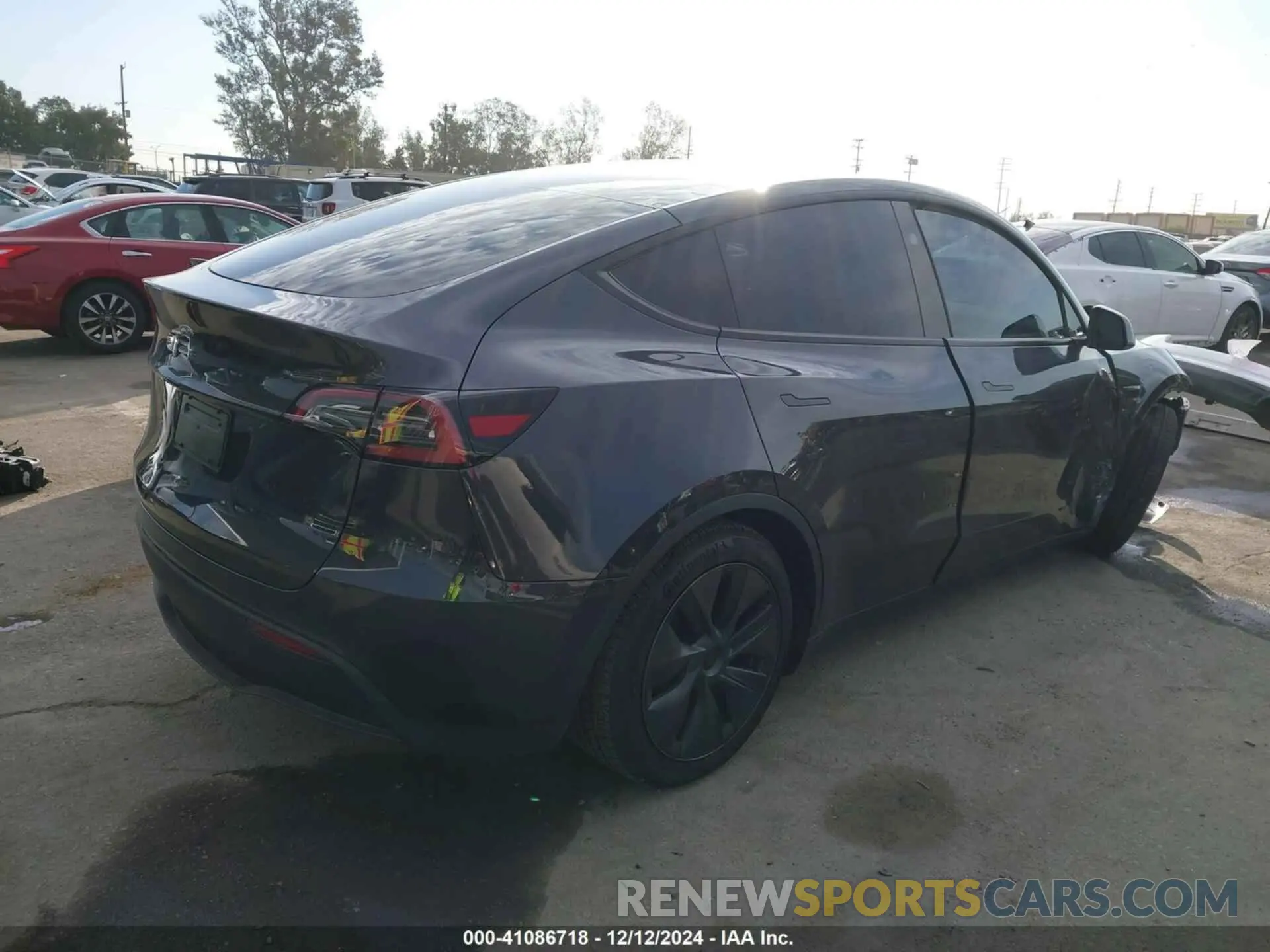 4 Фотография поврежденного автомобиля 7SAYGDED6SF229498 TESLA MODEL Y 2025
