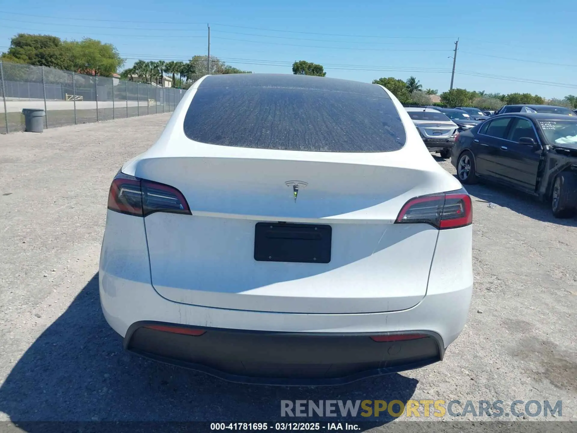 15 Фотография поврежденного автомобиля 7SAYGDED6SF234278 TESLA MODEL Y 2025