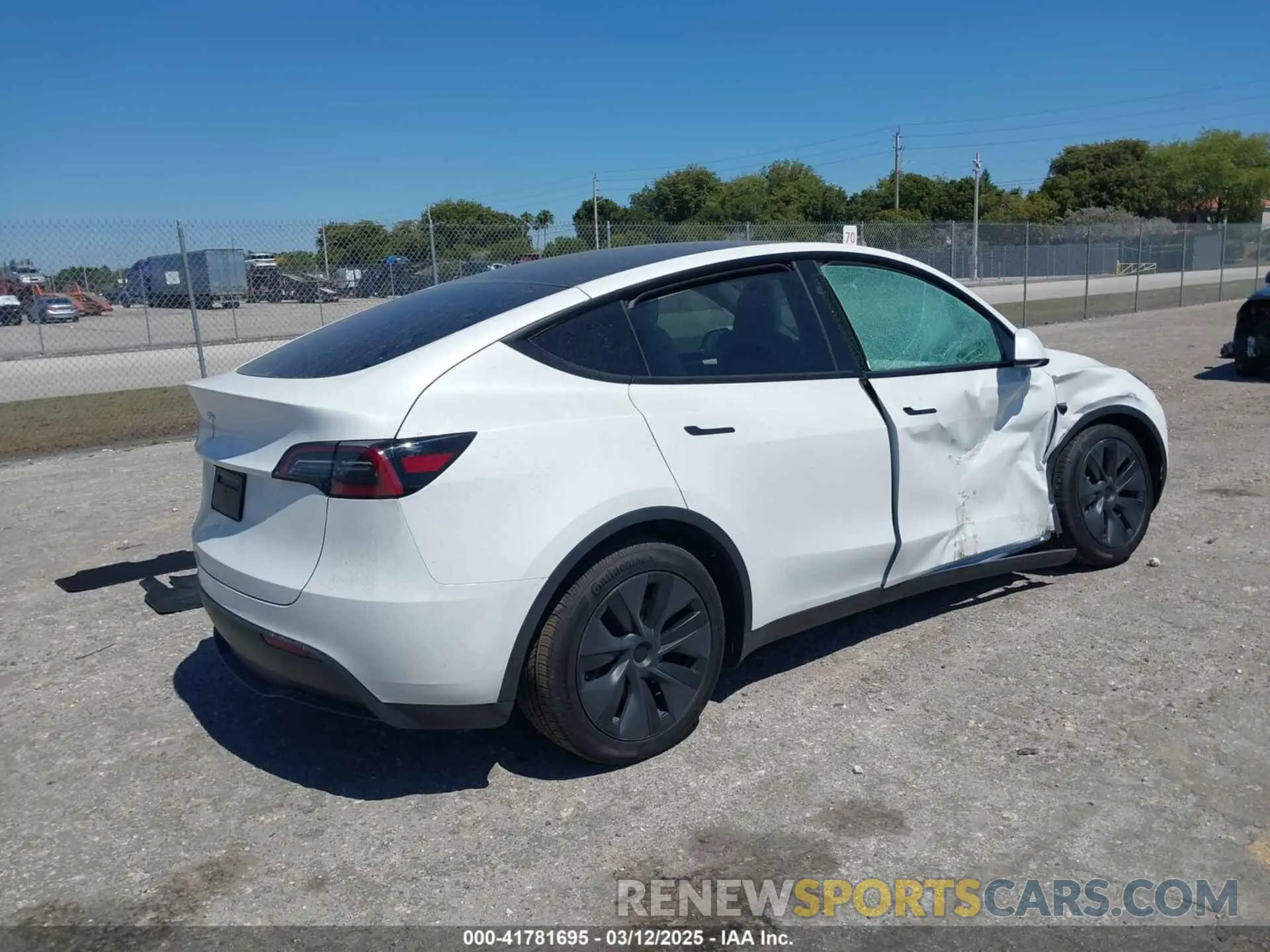 4 Фотография поврежденного автомобиля 7SAYGDED6SF234278 TESLA MODEL Y 2025