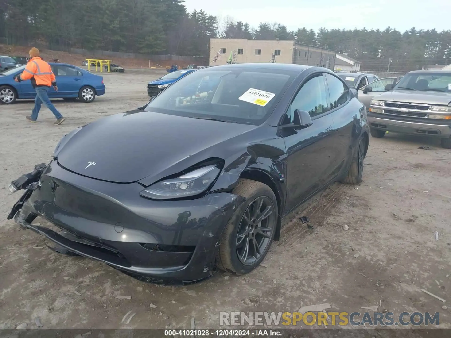 2 Фотография поврежденного автомобиля 7SAYGDED6SF242199 TESLA MODEL Y 2025