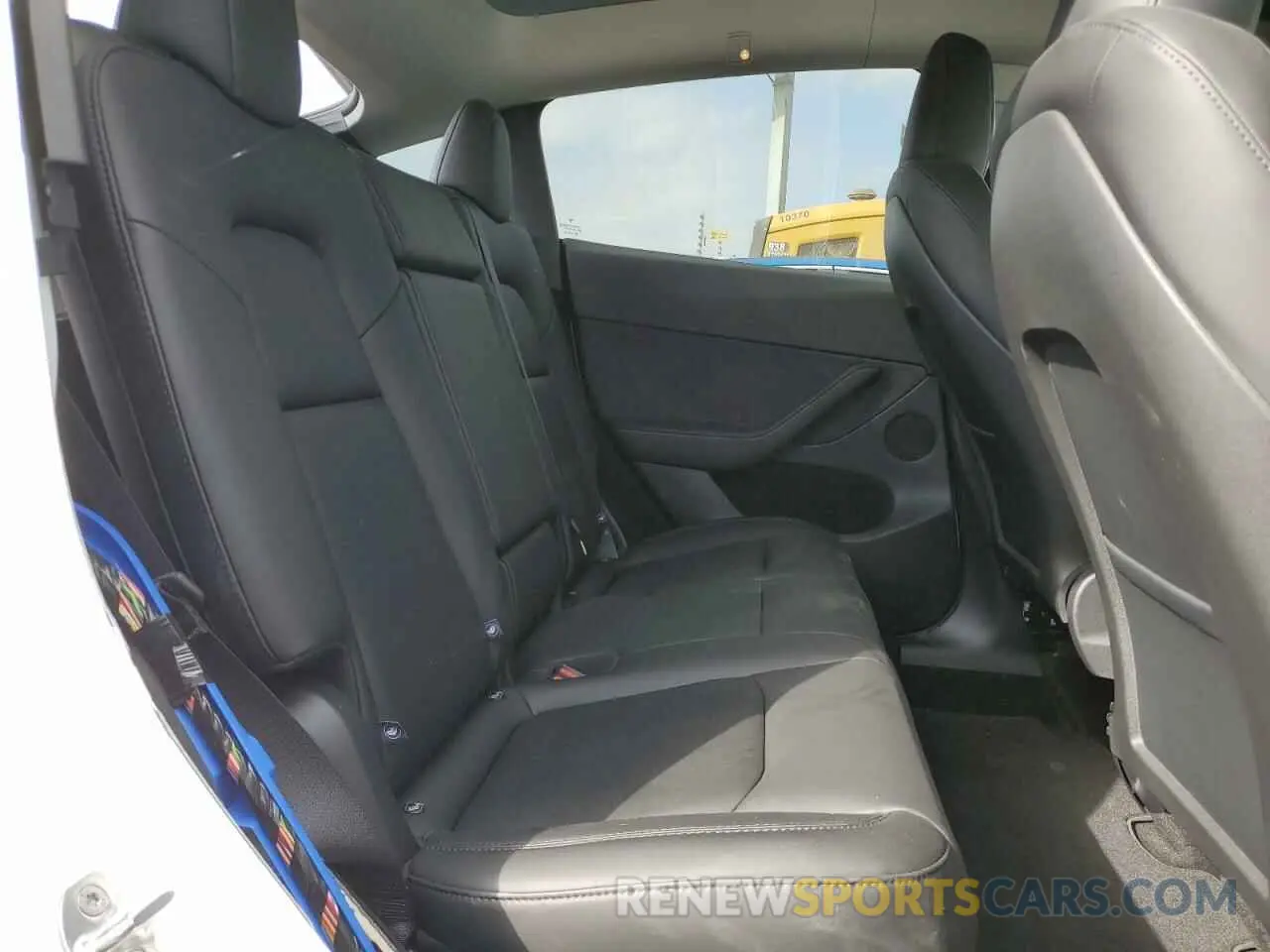 10 Photograph of a damaged car 7SAYGDED6SF271931 TESLA MODEL Y 2025