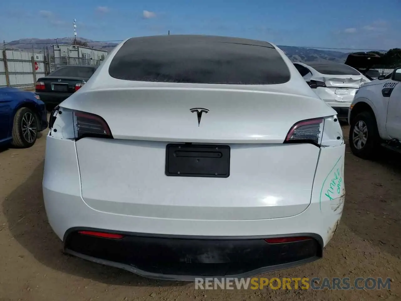 6 Photograph of a damaged car 7SAYGDED6SF271931 TESLA MODEL Y 2025