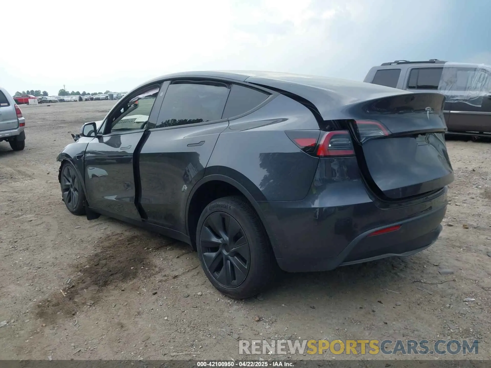 3 Photograph of a damaged car 7SAYGDED7SA373235 TESLA MODEL Y 2025