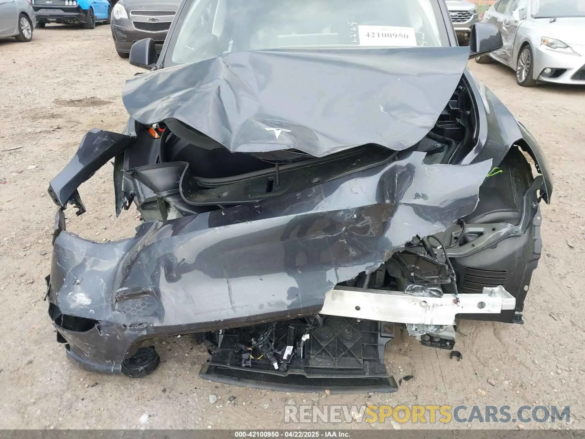 6 Photograph of a damaged car 7SAYGDED7SA373235 TESLA MODEL Y 2025