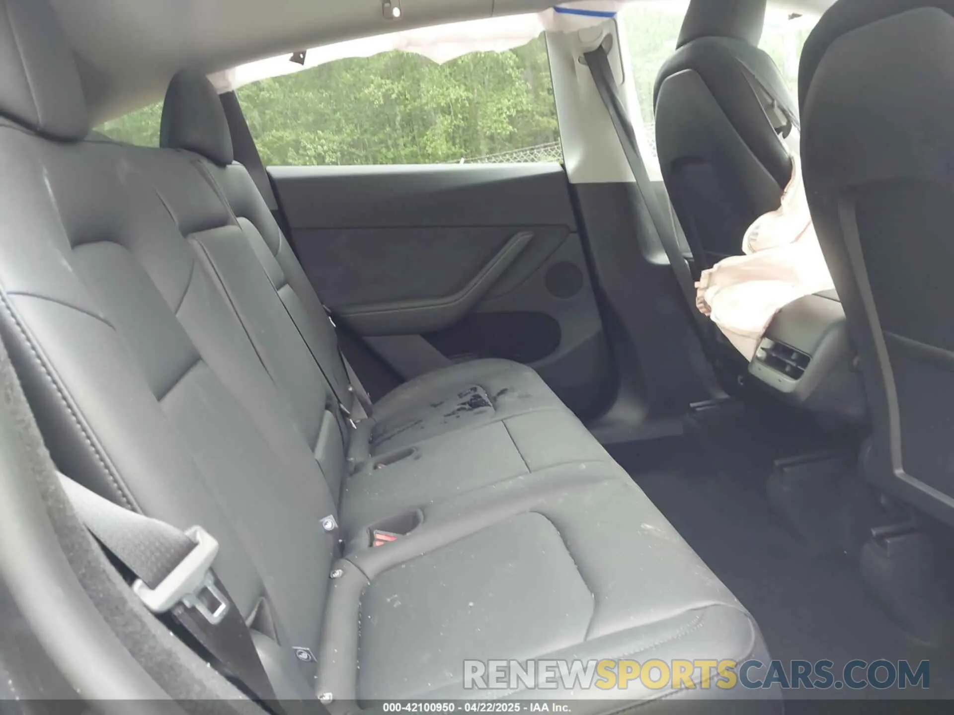 8 Photograph of a damaged car 7SAYGDED7SA373235 TESLA MODEL Y 2025