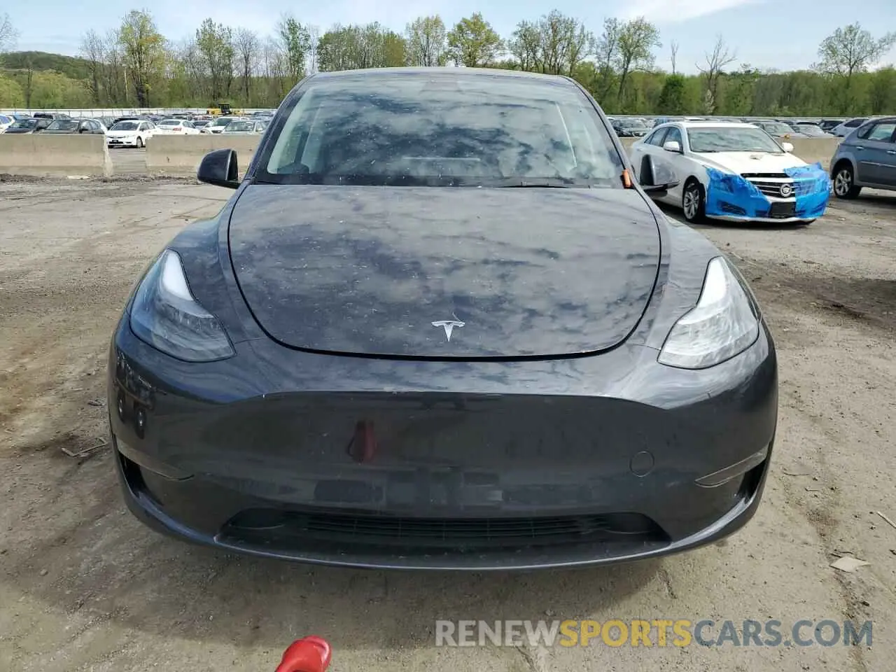 5 Photograph of a damaged car 7SAYGDED7SF320702 TESLA MODEL Y 2025