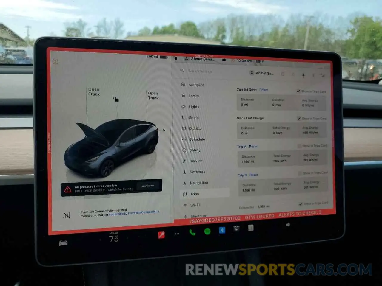 9 Photograph of a damaged car 7SAYGDED7SF320702 TESLA MODEL Y 2025