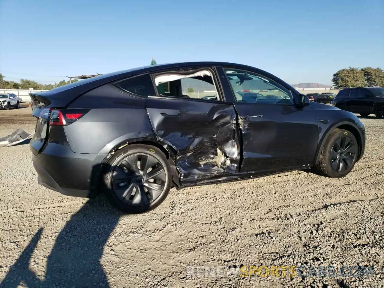 3 Photograph of a damaged car 7SAYGDED8SF225825 TESLA MODEL Y 2025