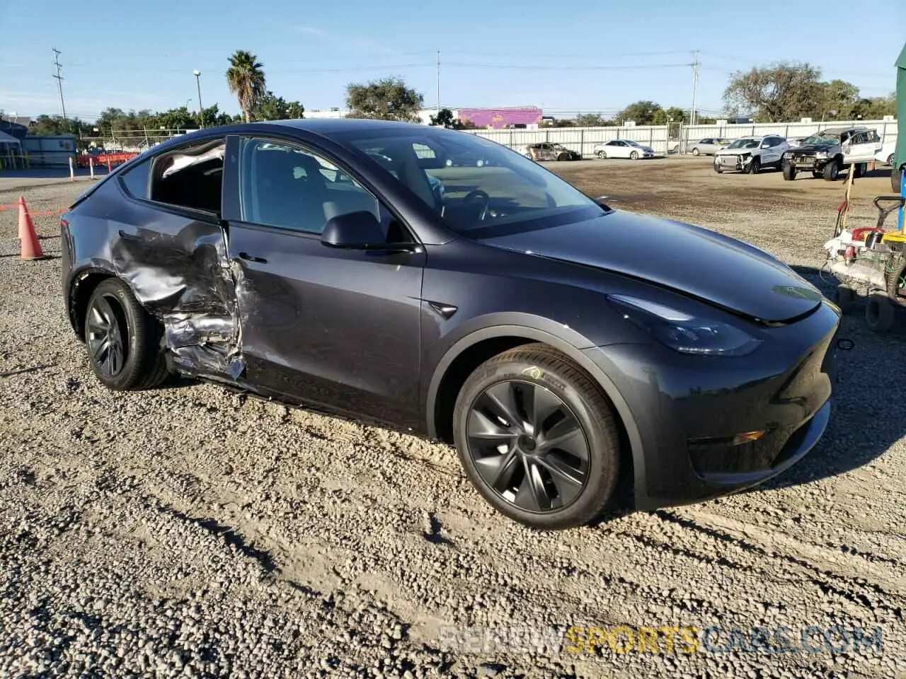 4 Photograph of a damaged car 7SAYGDED8SF225825 TESLA MODEL Y 2025