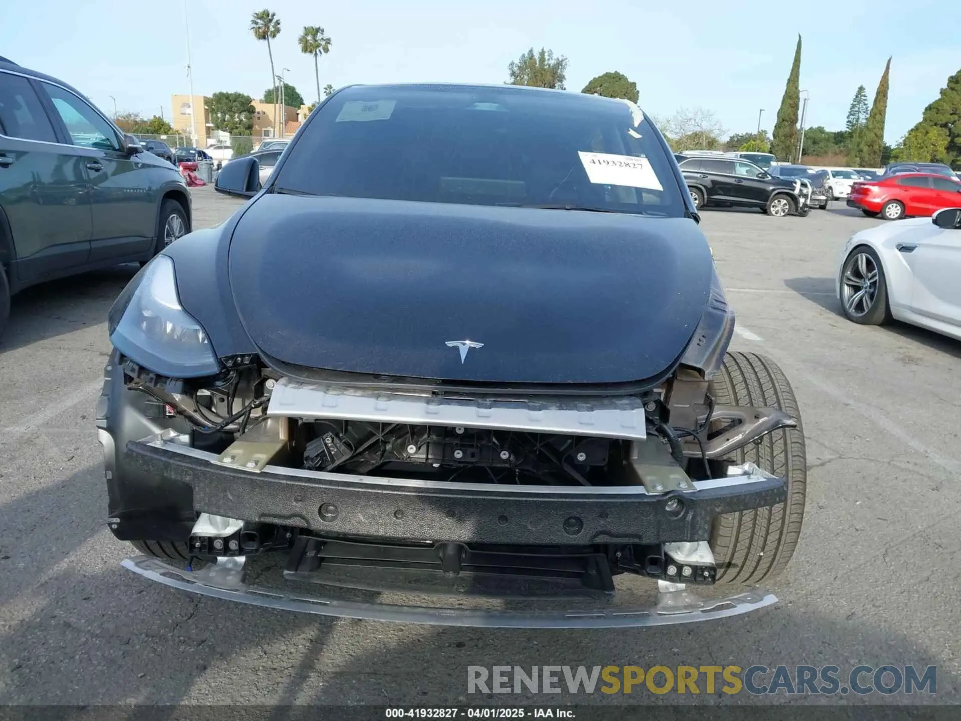 12 Фотография поврежденного автомобиля 7SAYGDED9SF304730 TESLA MODEL Y 2025
