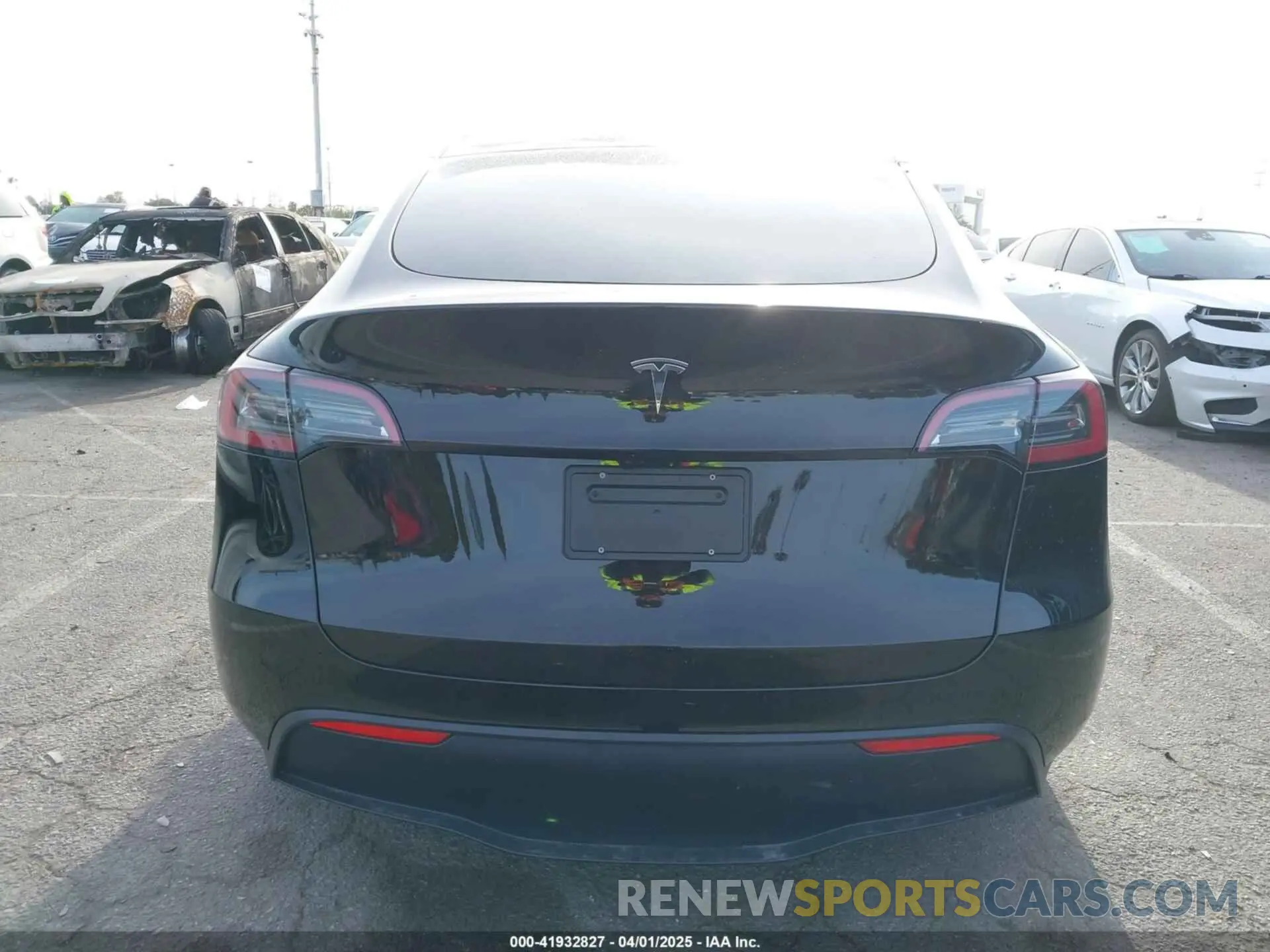 16 Фотография поврежденного автомобиля 7SAYGDED9SF304730 TESLA MODEL Y 2025