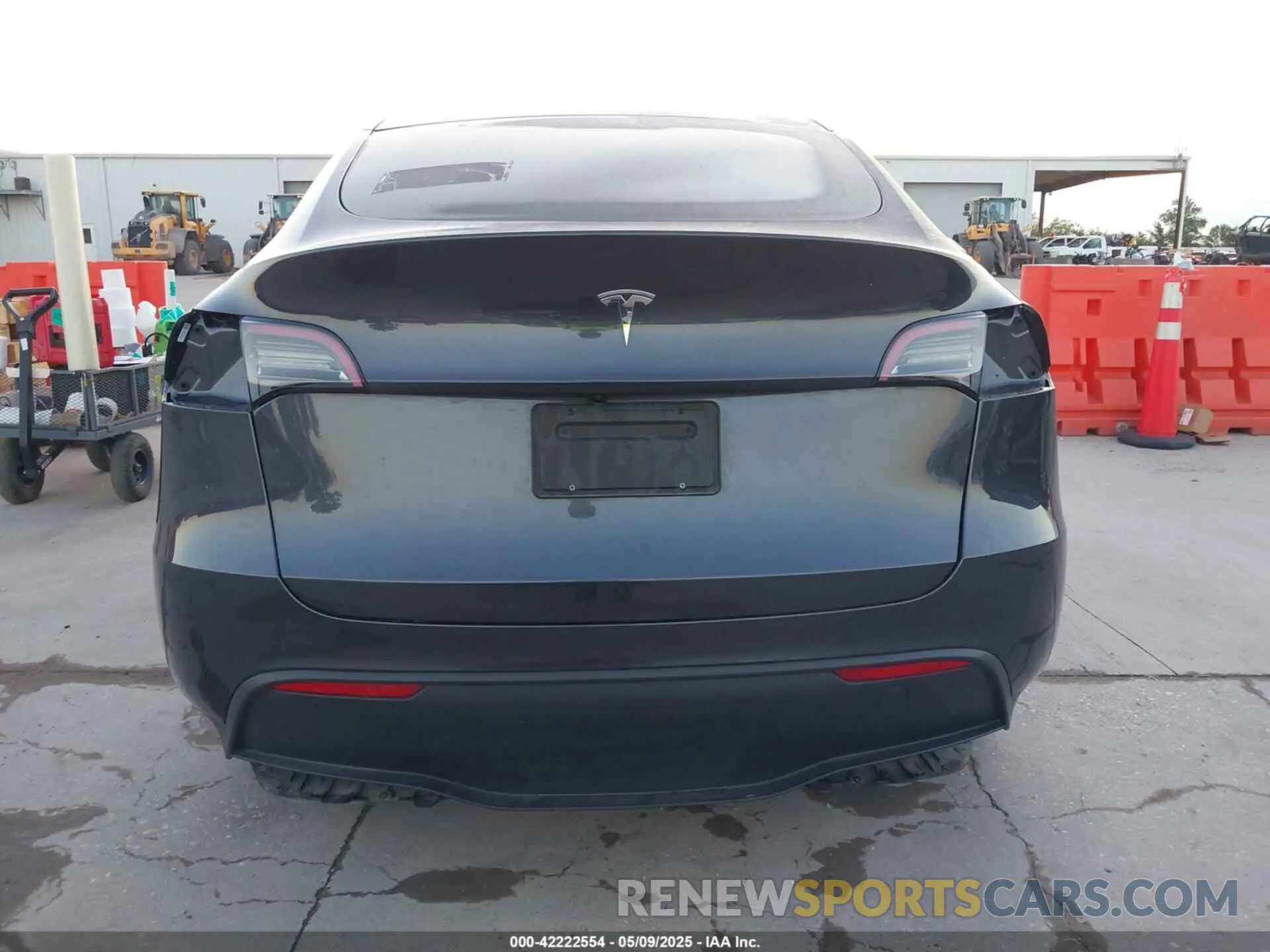 17 Photograph of a damaged car 7SAYGDEDXSA355554 TESLA MODEL Y 2025