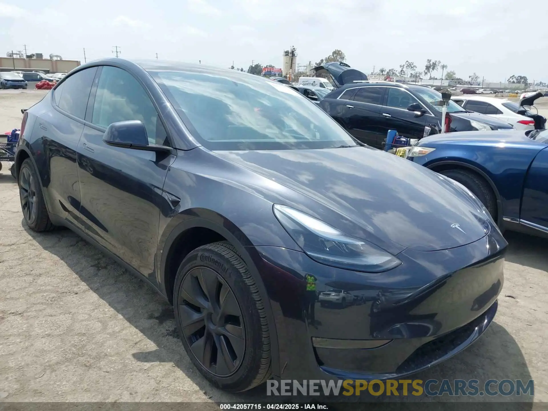 1 Фотография поврежденного автомобиля 7SAYGDEDXSF276422 TESLA MODEL Y 2025