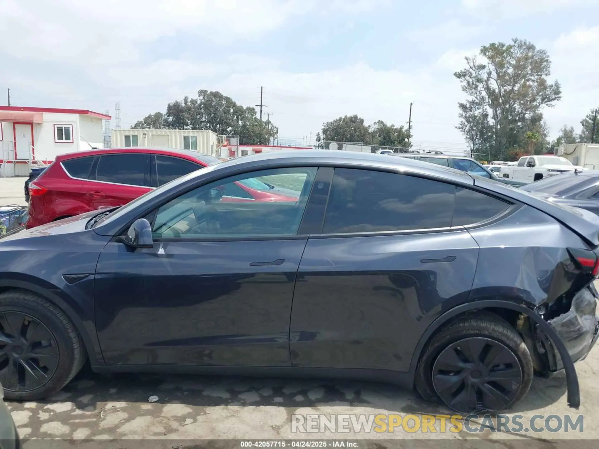 14 Фотография поврежденного автомобиля 7SAYGDEDXSF276422 TESLA MODEL Y 2025