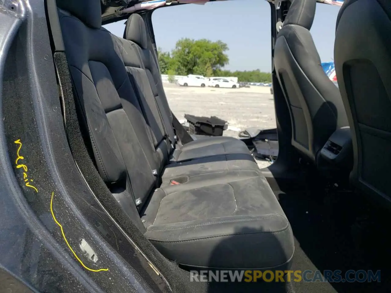 10 Photograph of a damaged car 7SAYGDEE0SA367575 TESLA MODEL Y 2025