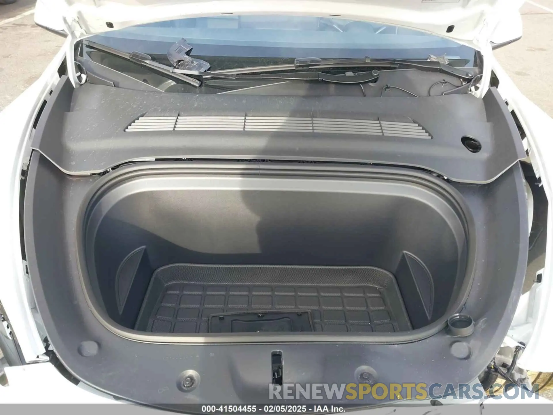 10 Photograph of a damaged car 7SAYGDEE1SA343429 TESLA MODEL Y 2025