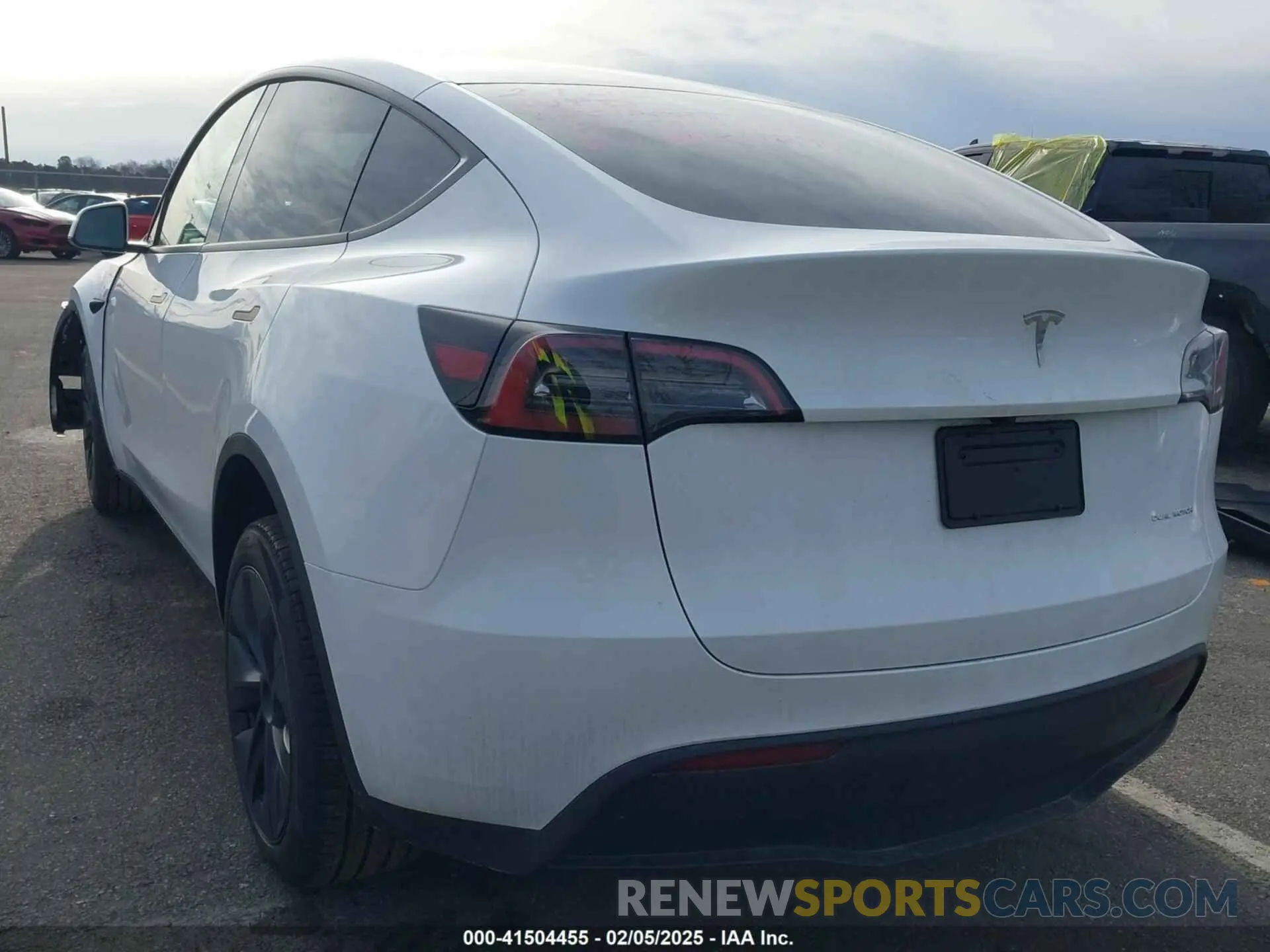 3 Photograph of a damaged car 7SAYGDEE1SA343429 TESLA MODEL Y 2025