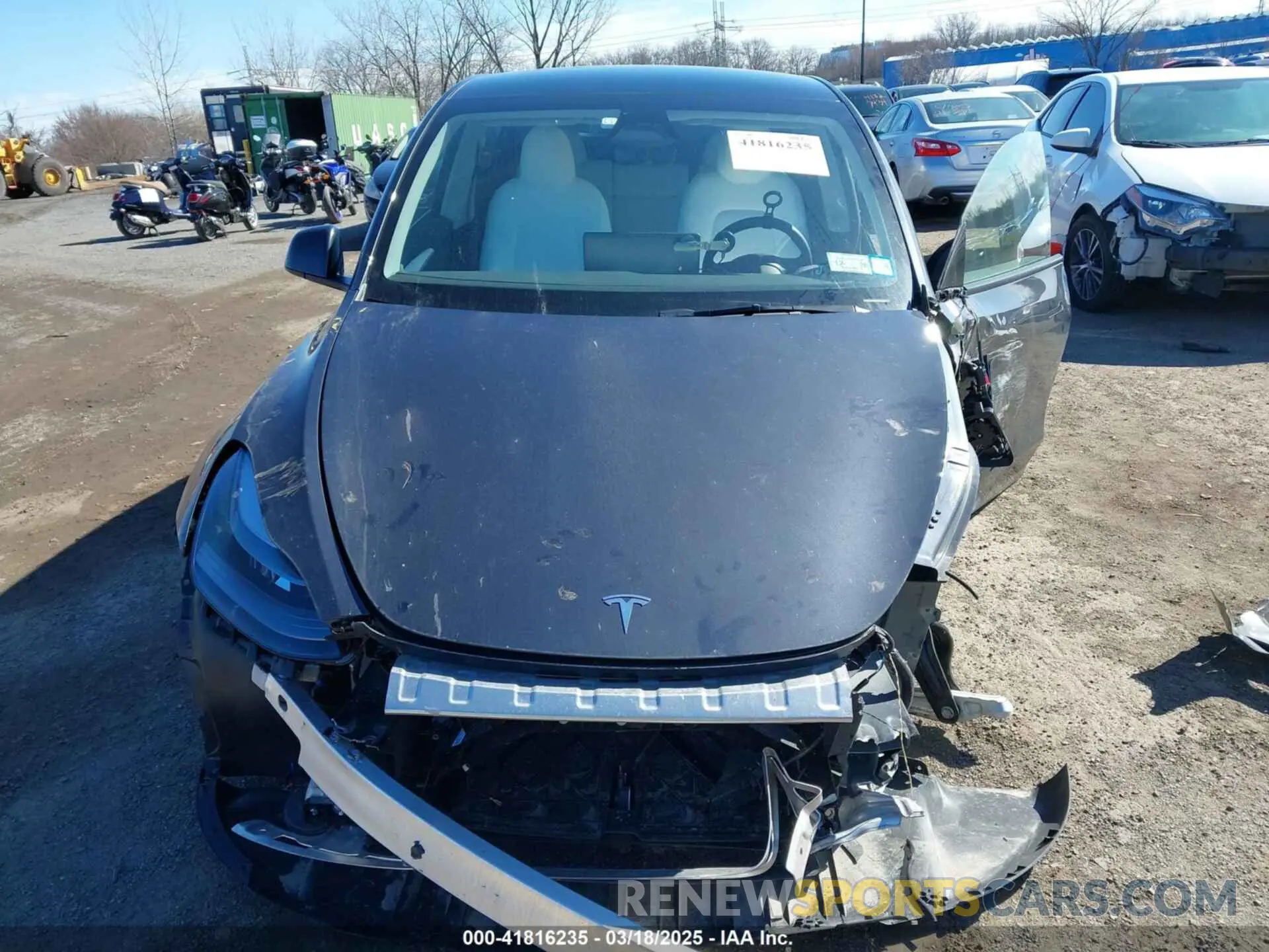 11 Photograph of a damaged car 7SAYGDEE1SA351255 TESLA MODEL Y 2025