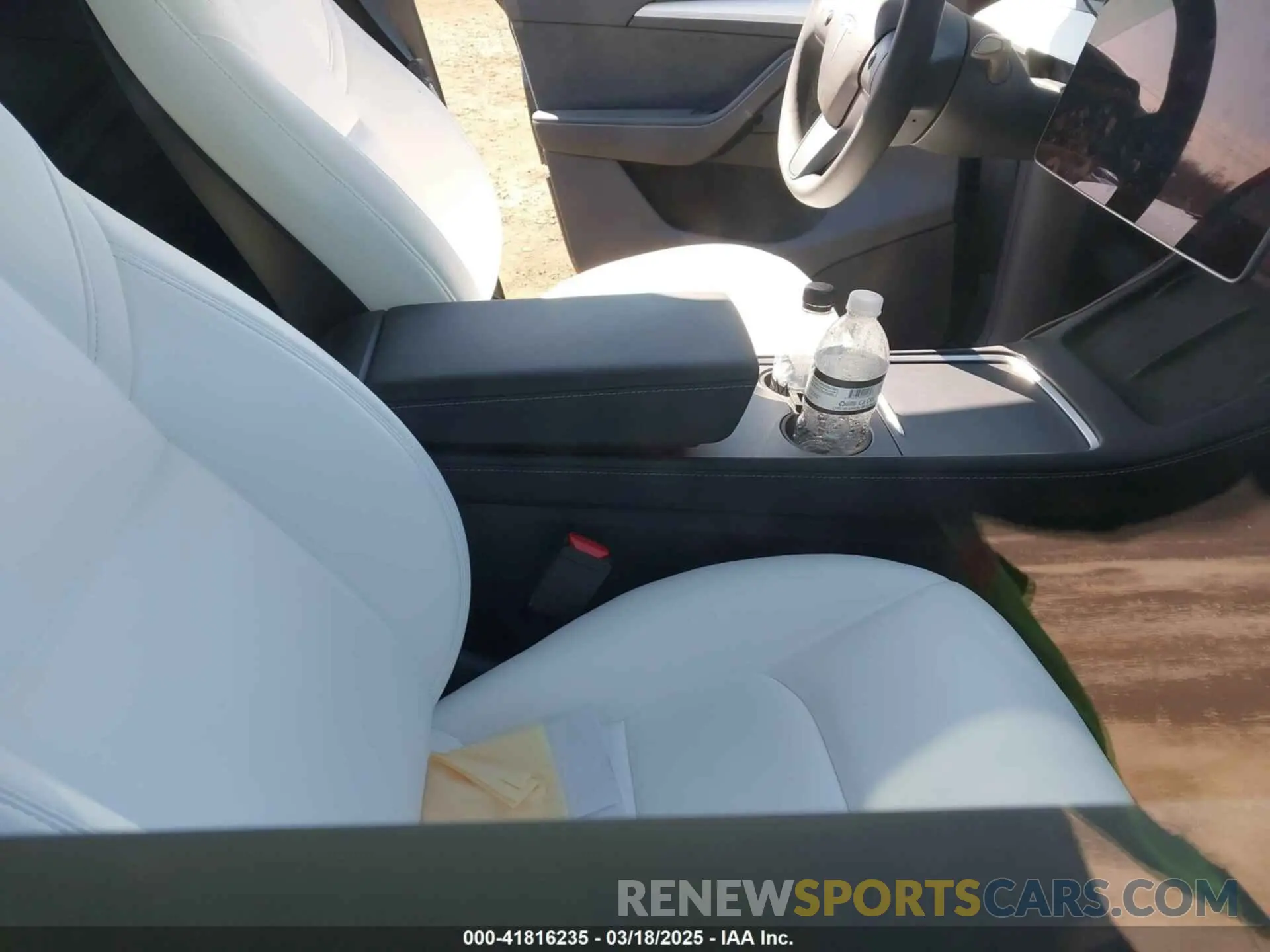 5 Photograph of a damaged car 7SAYGDEE1SA351255 TESLA MODEL Y 2025