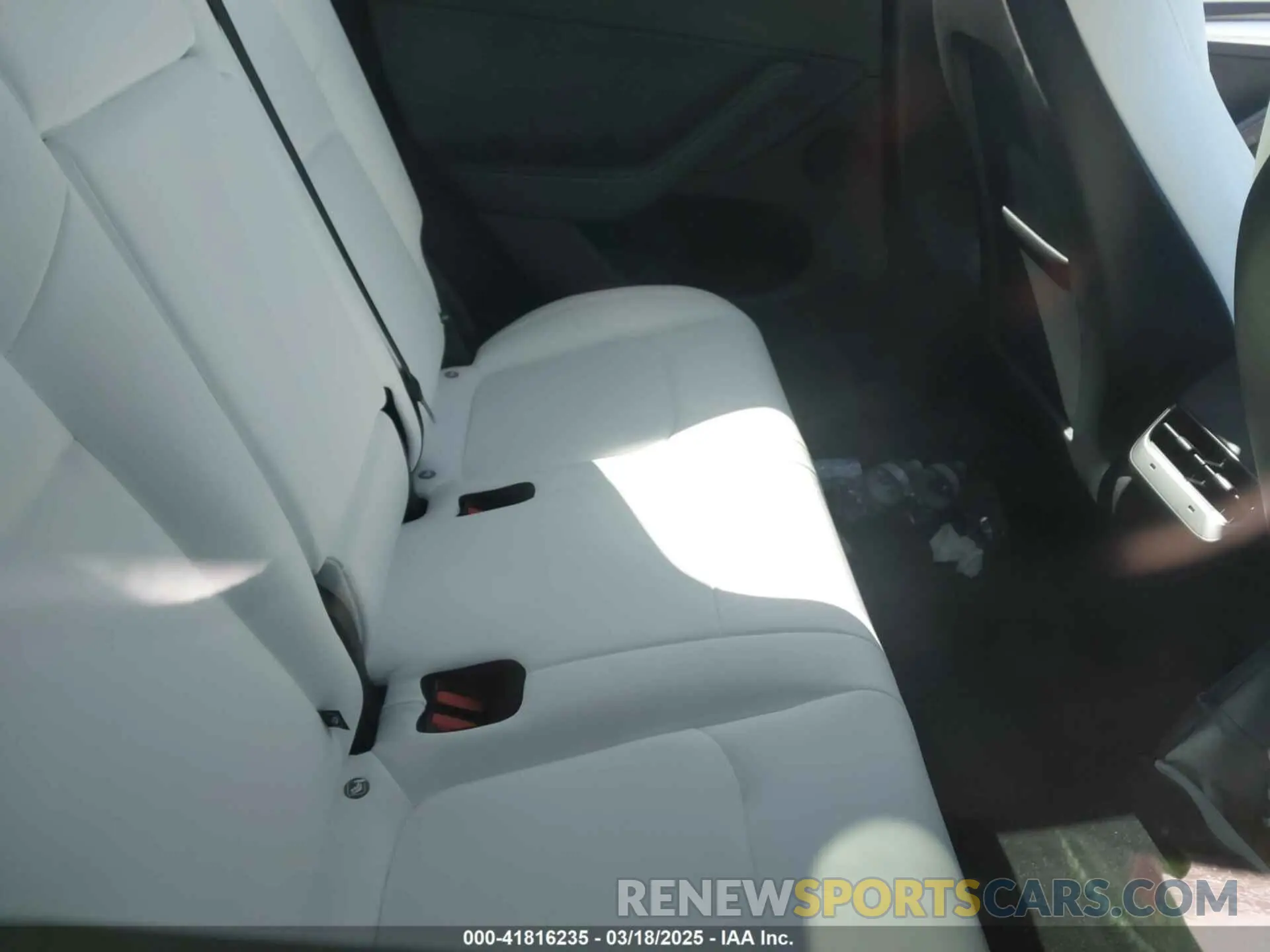 8 Photograph of a damaged car 7SAYGDEE1SA351255 TESLA MODEL Y 2025