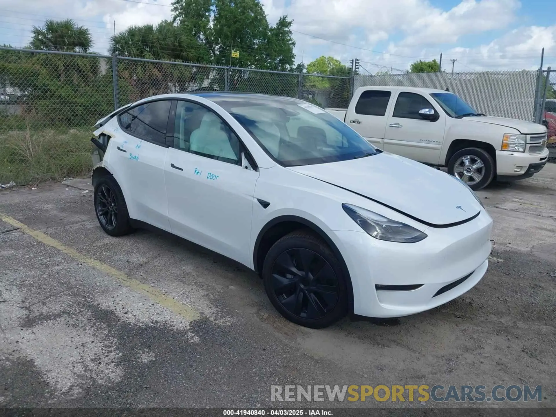 1 Photograph of a damaged car 7SAYGDEE2SA337378 TESLA MODEL Y 2025