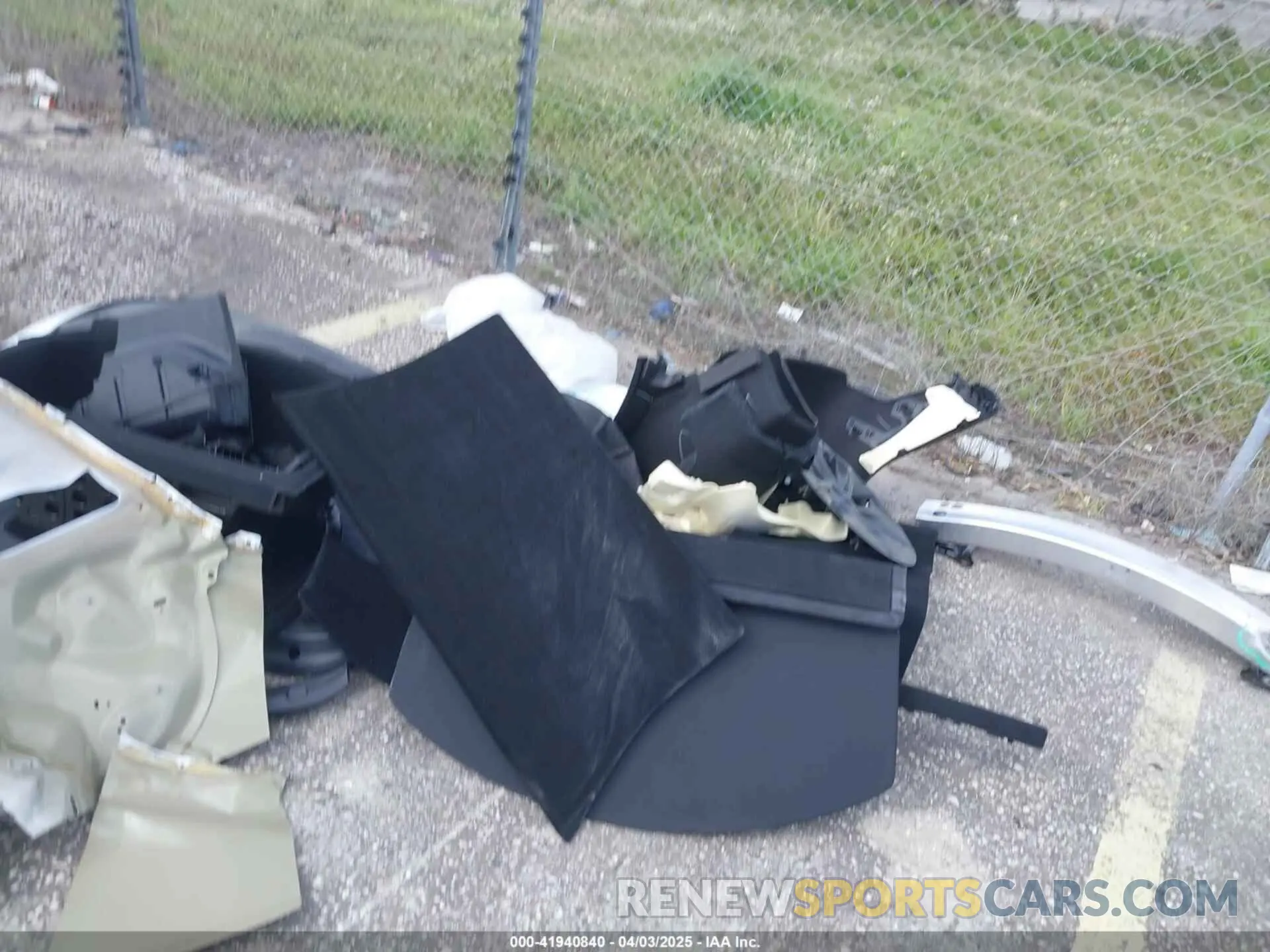 11 Photograph of a damaged car 7SAYGDEE2SA337378 TESLA MODEL Y 2025