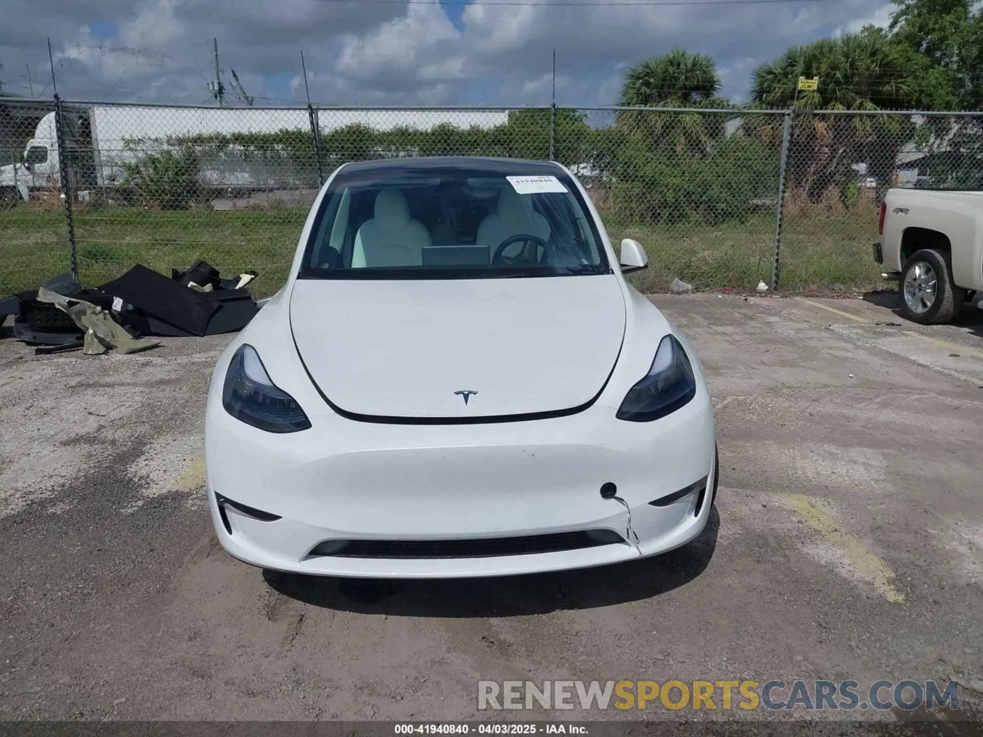 12 Photograph of a damaged car 7SAYGDEE2SA337378 TESLA MODEL Y 2025