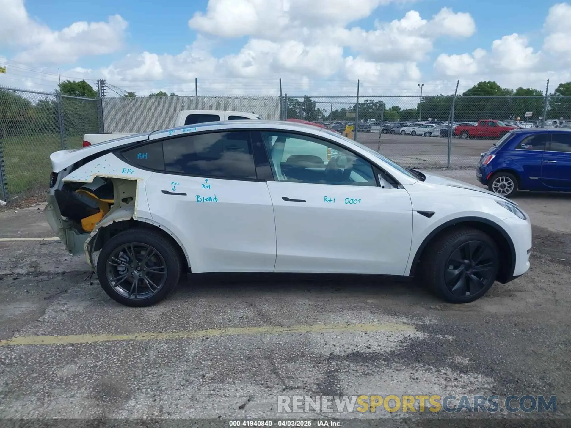 13 Photograph of a damaged car 7SAYGDEE2SA337378 TESLA MODEL Y 2025