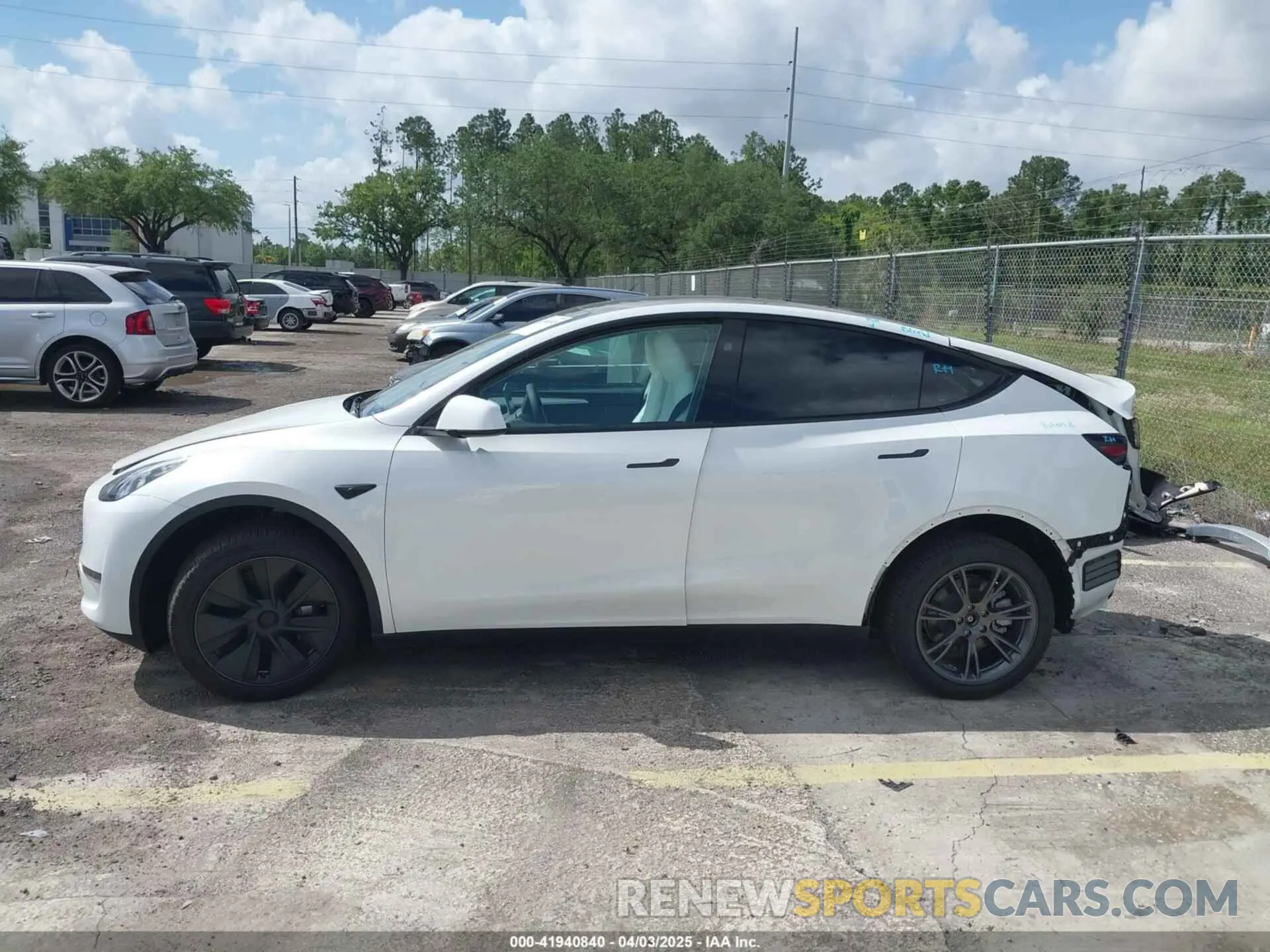 14 Photograph of a damaged car 7SAYGDEE2SA337378 TESLA MODEL Y 2025