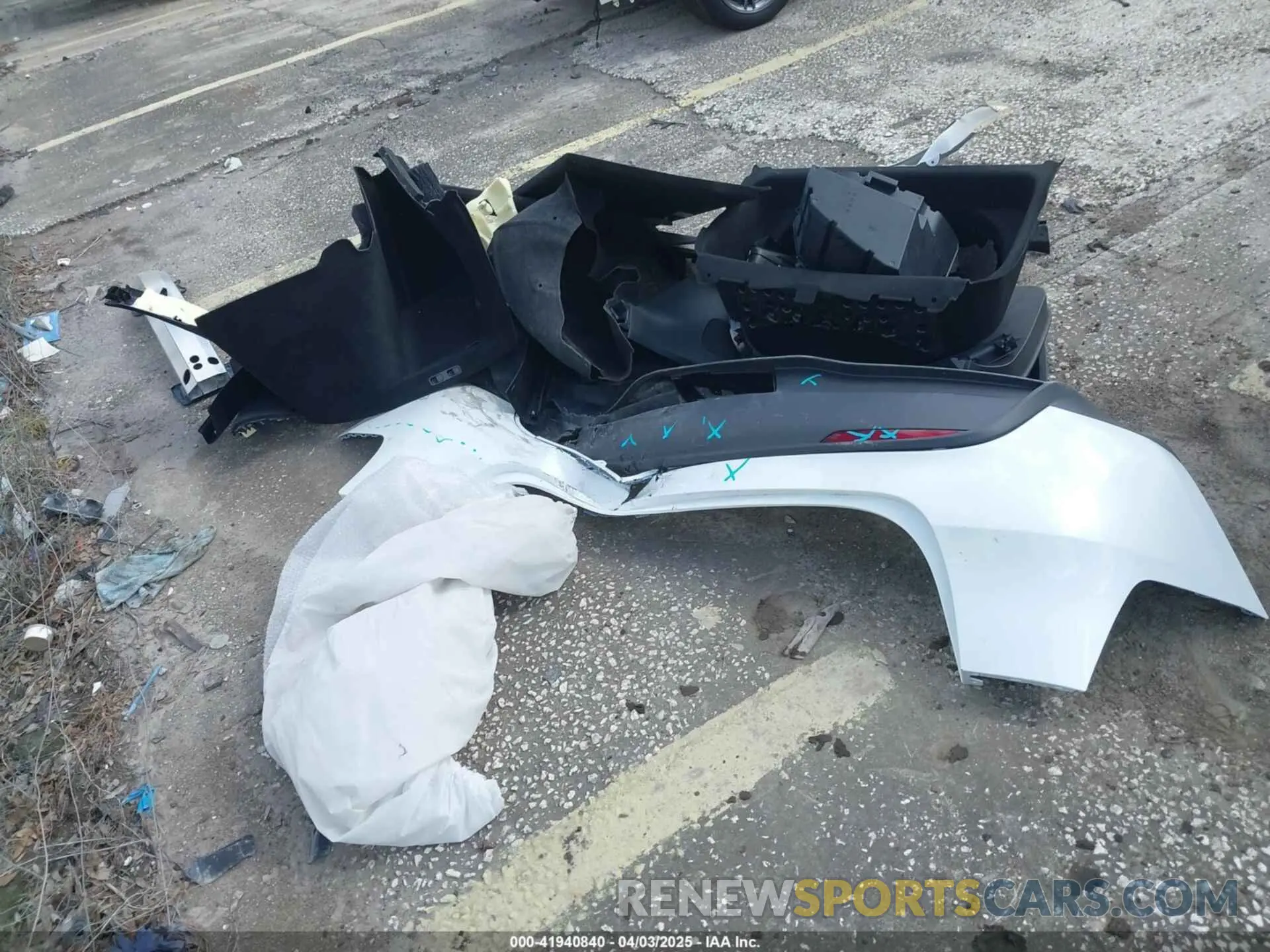 17 Photograph of a damaged car 7SAYGDEE2SA337378 TESLA MODEL Y 2025