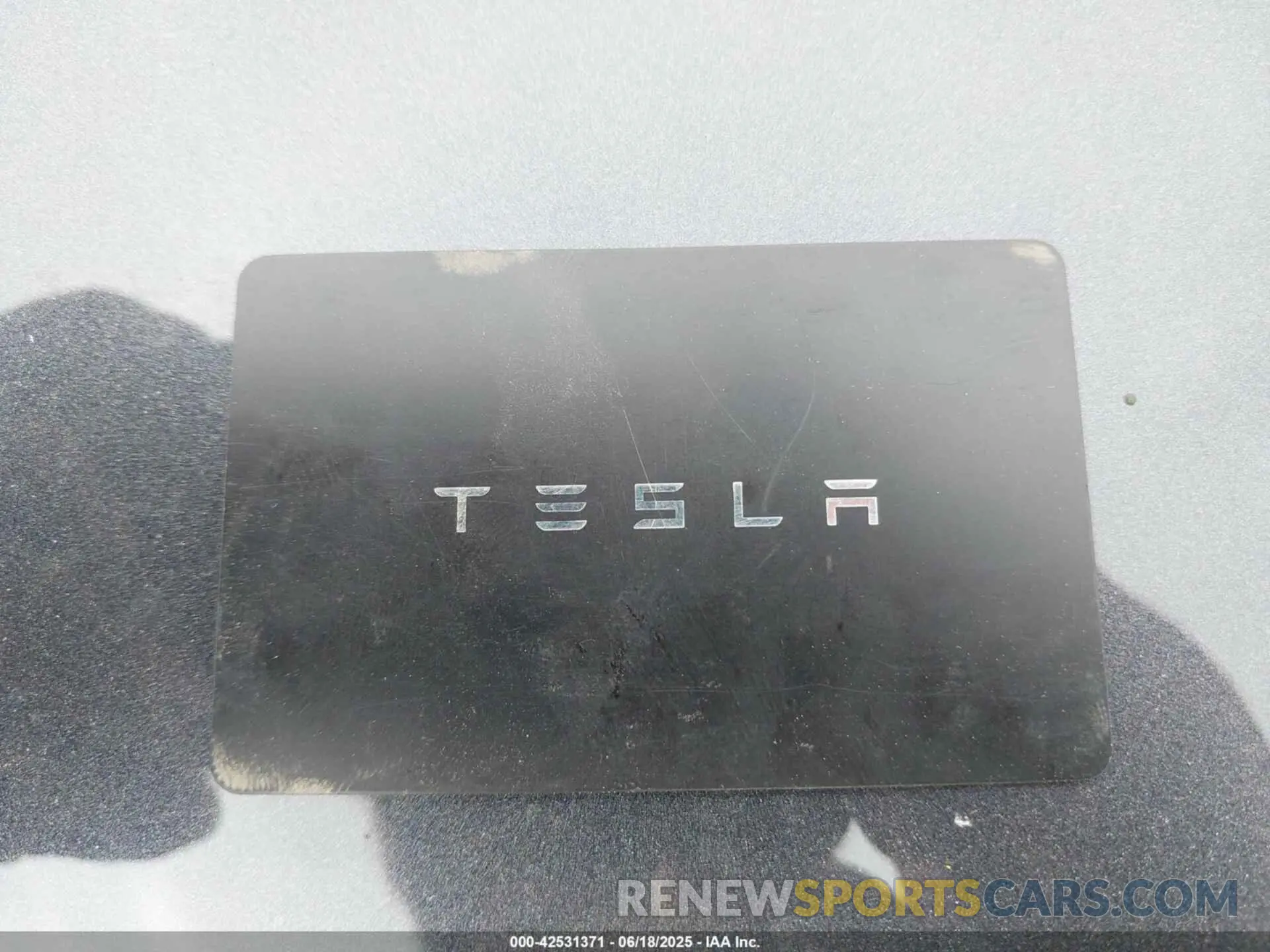 11 Photograph of a damaged car 7SAYGDEE2SF305808 TESLA MODEL Y 2025