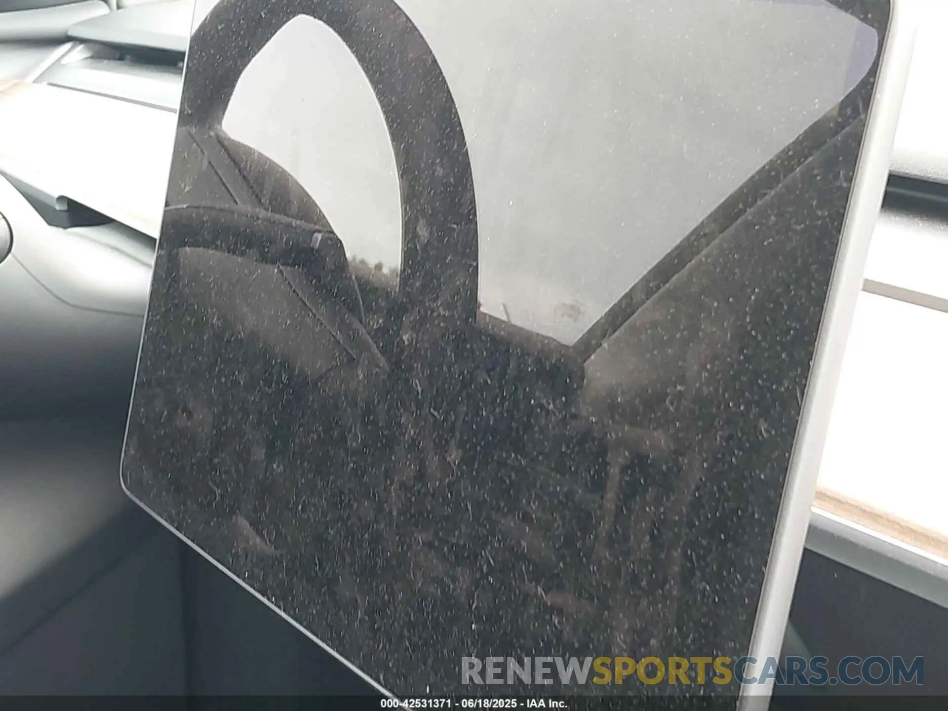 15 Photograph of a damaged car 7SAYGDEE2SF305808 TESLA MODEL Y 2025