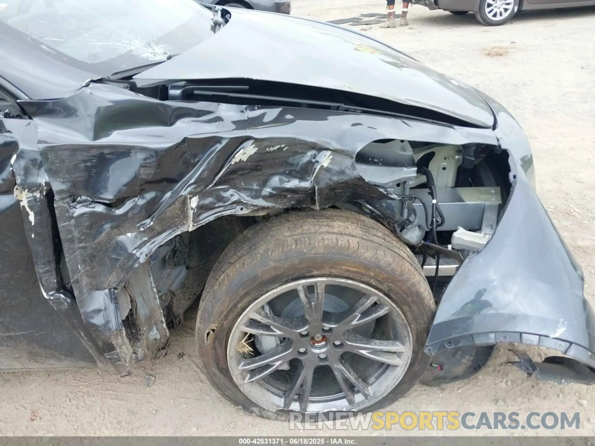 6 Photograph of a damaged car 7SAYGDEE2SF305808 TESLA MODEL Y 2025